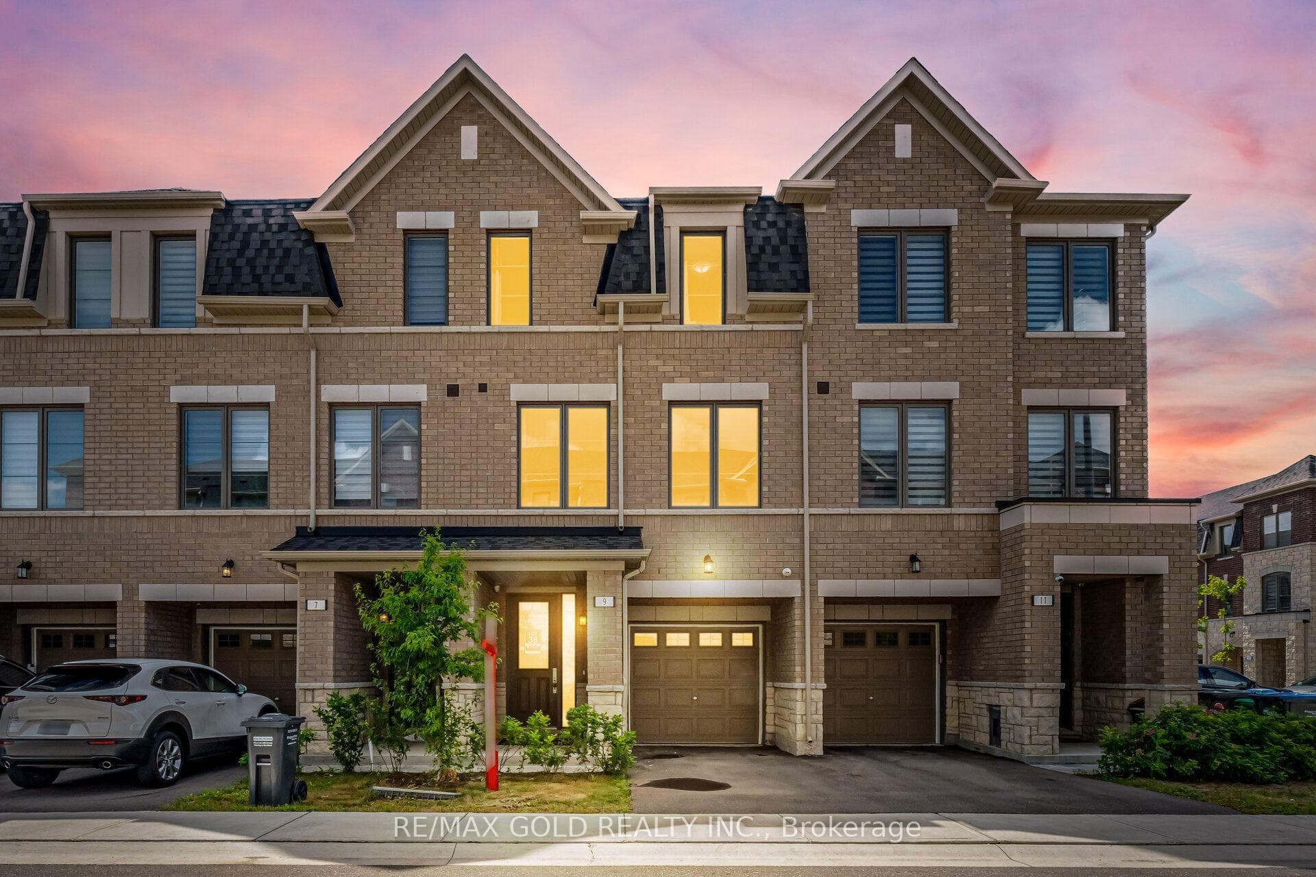 9 Arcola Street, Brampton, ON L6P 4N7