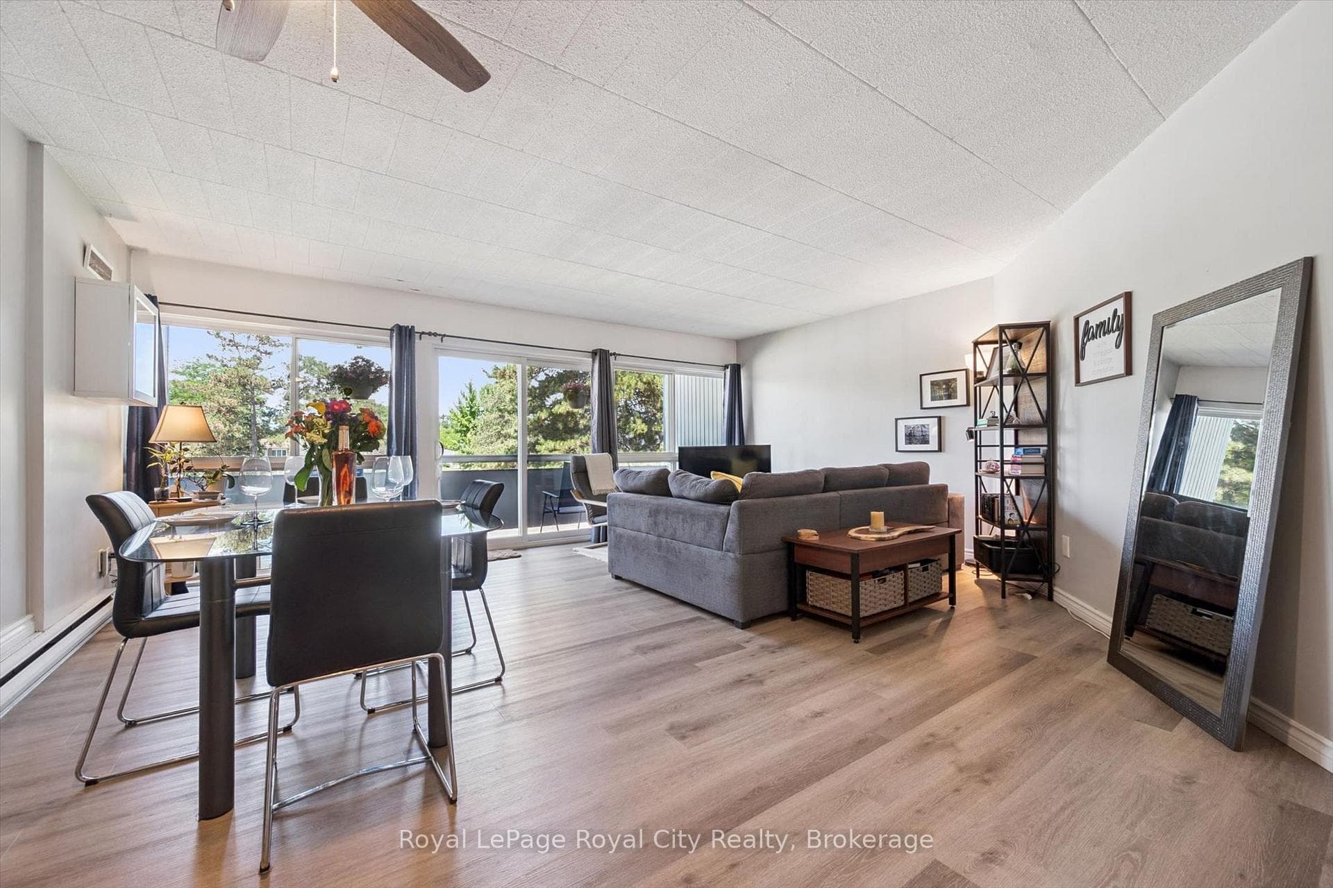 105 Conroy Crescent 410, Guelph, ON N1G 2V5