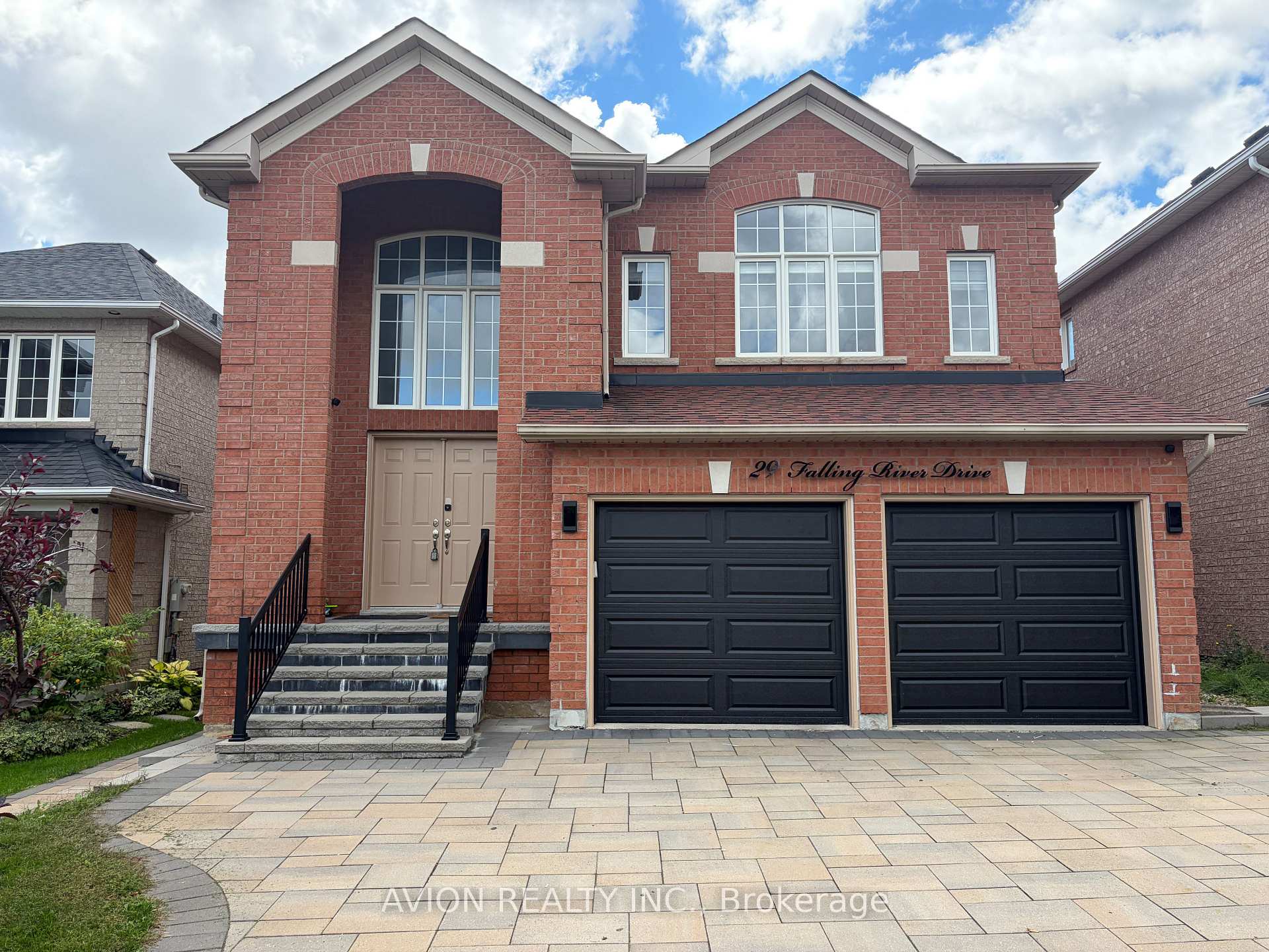 29 Falling River Drive main/upper, Richmond Hill, ON L4S 2R1