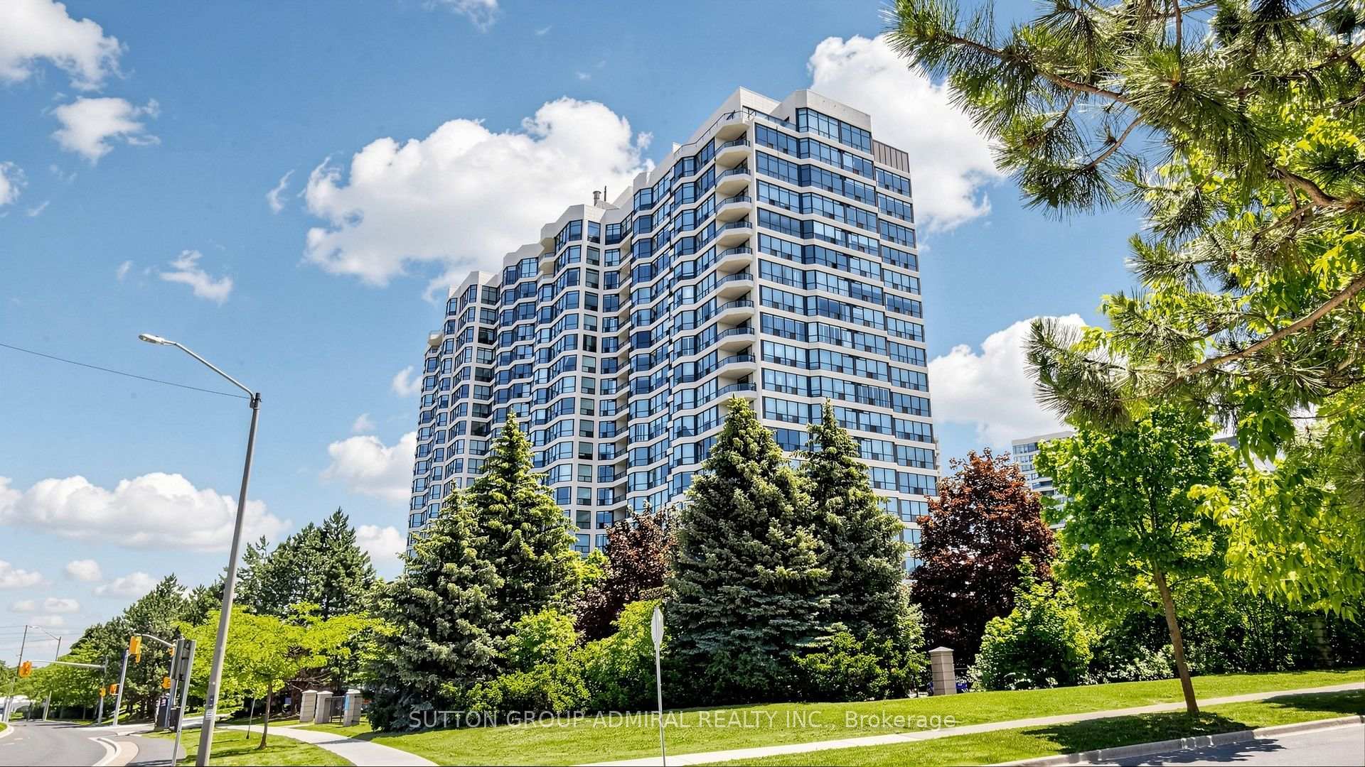 1 Clark Avenue W 701, Vaughan, ON L4J 7Y6