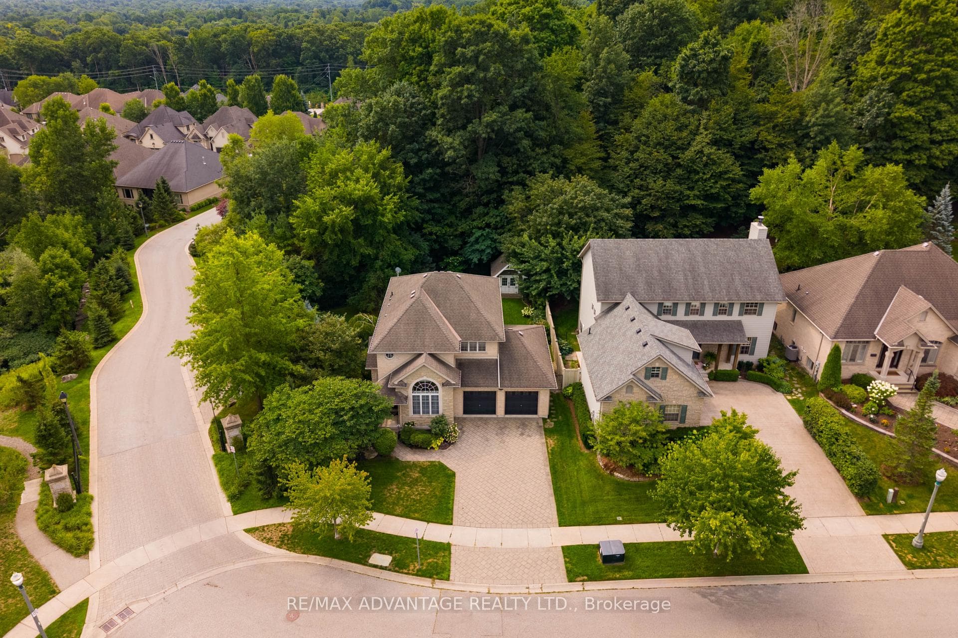 1519 Shore Road, London South, ON N6K 4Z5