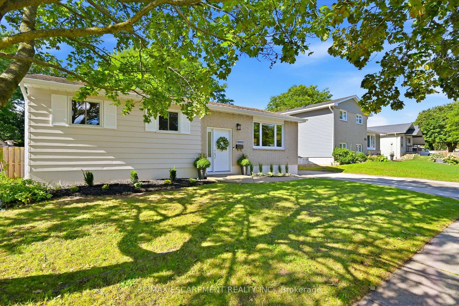 2120 Cavendish Drive, Burlington, ON L7P 1Z3