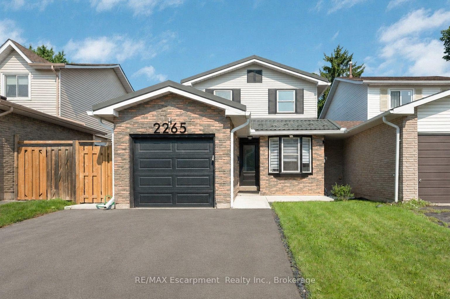 2265 Middlesmoor Crescent, Burlington, ON L7P 3X2