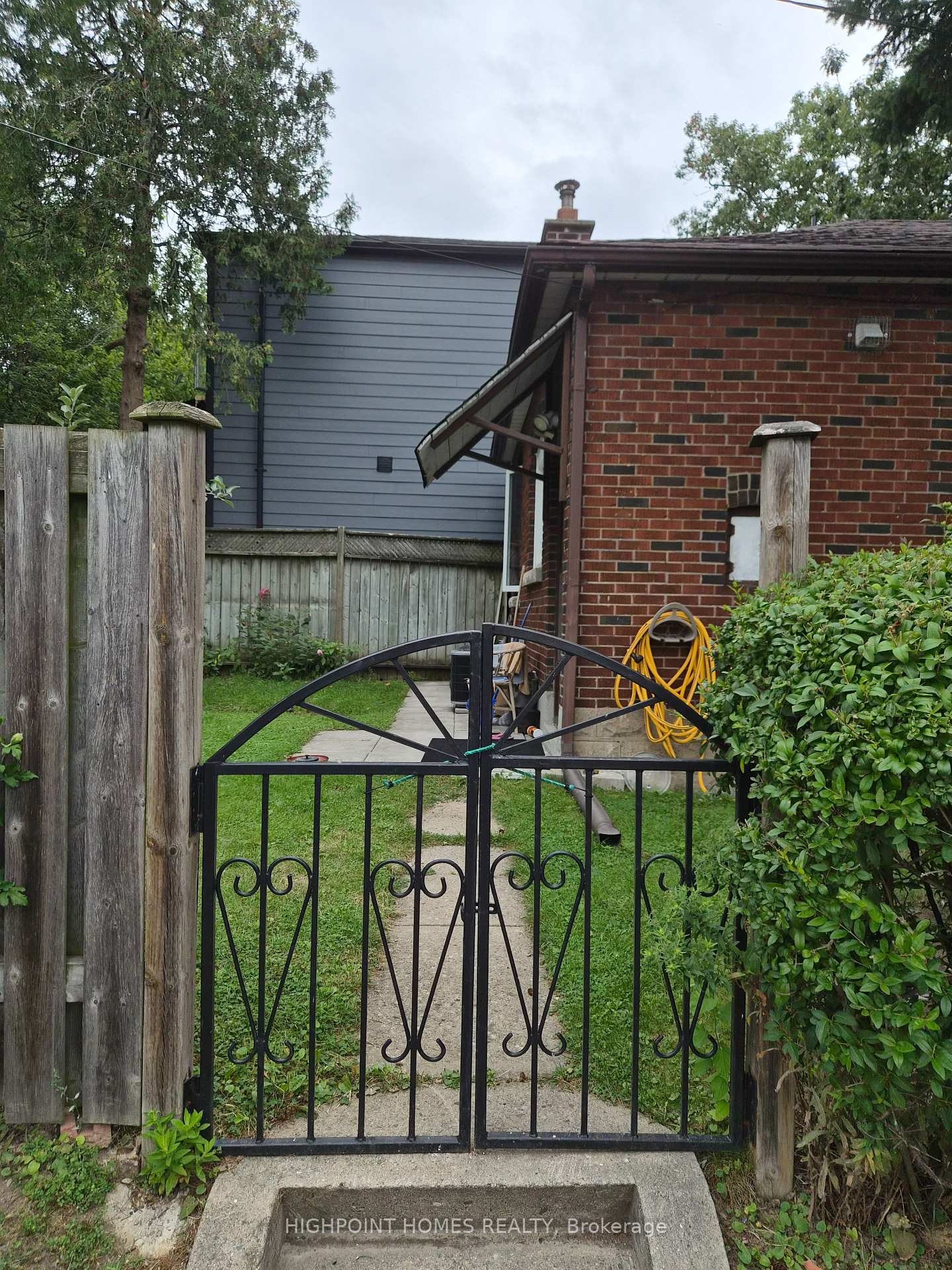 74 Patterson Avenue, Toronto, ON M1L 3Y4