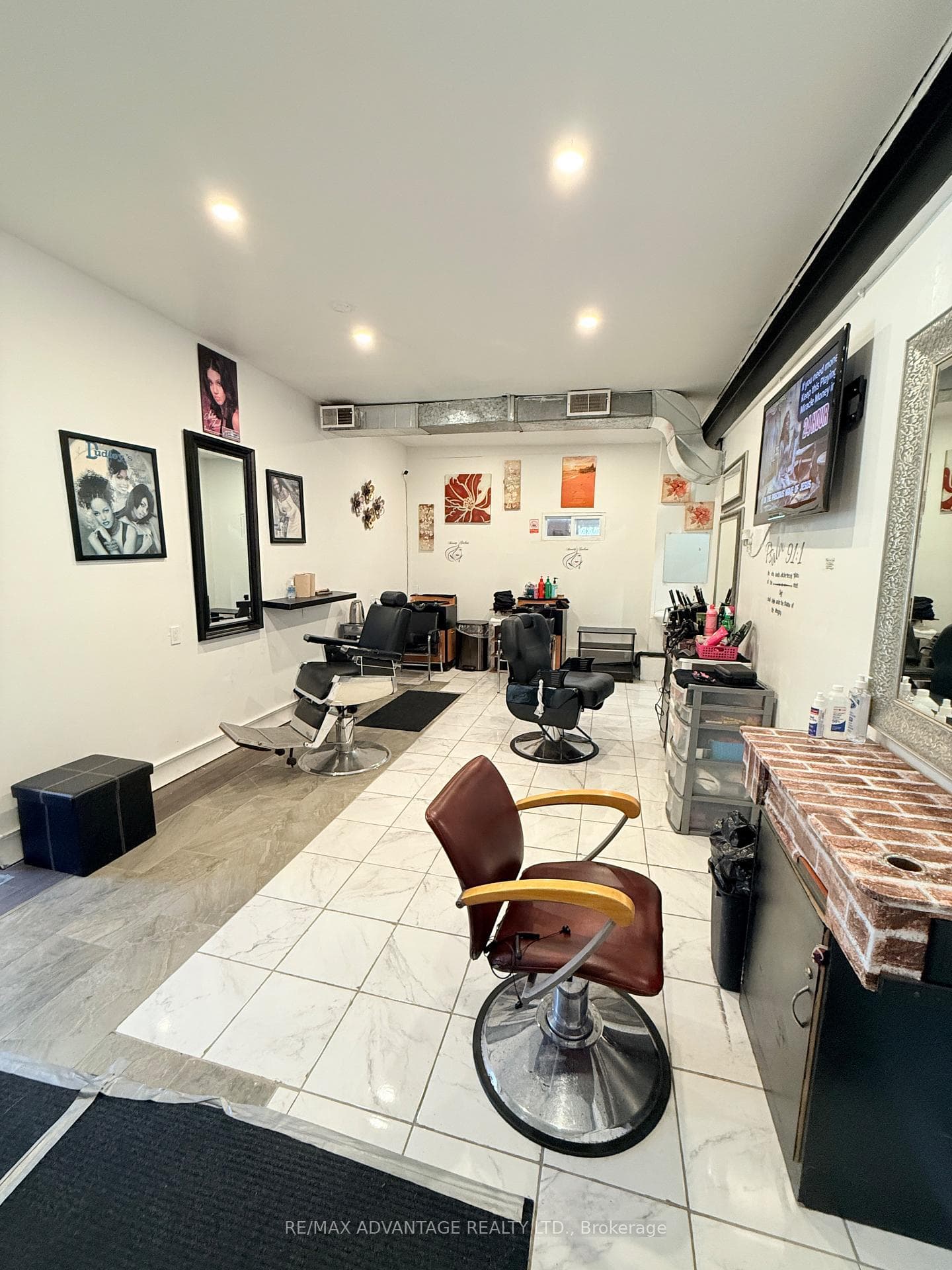 390 Adelaide Street N, London East, ON N6B 3H6
