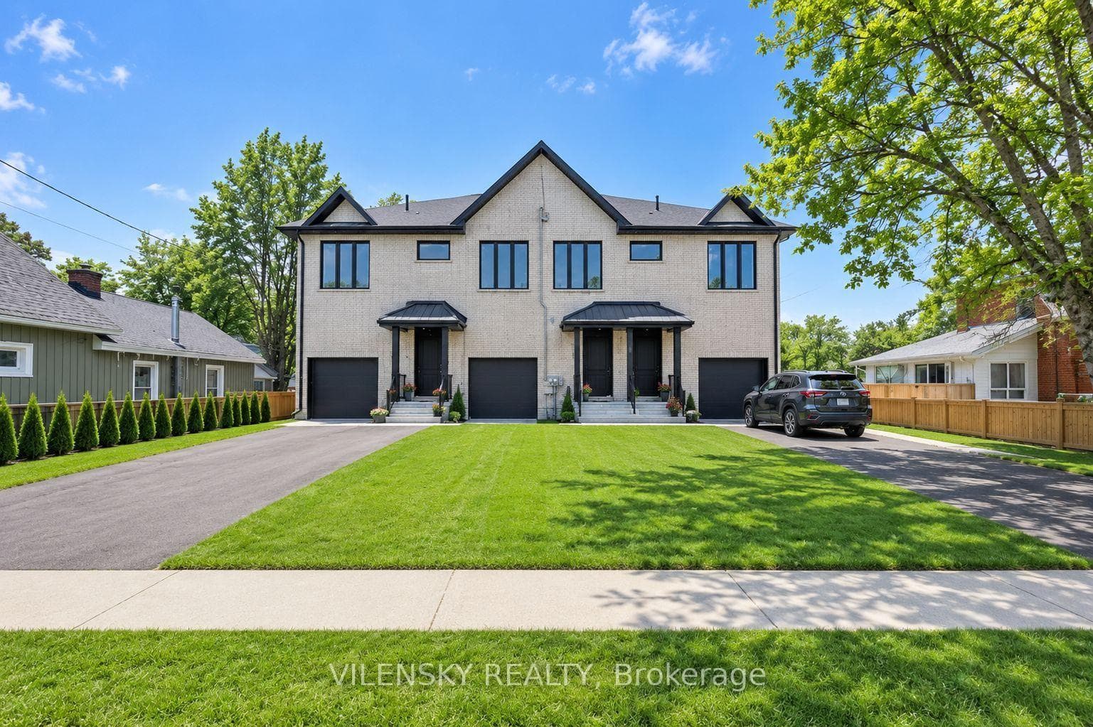 99 Sophia Street W, Barrie, ON L4N 1J4