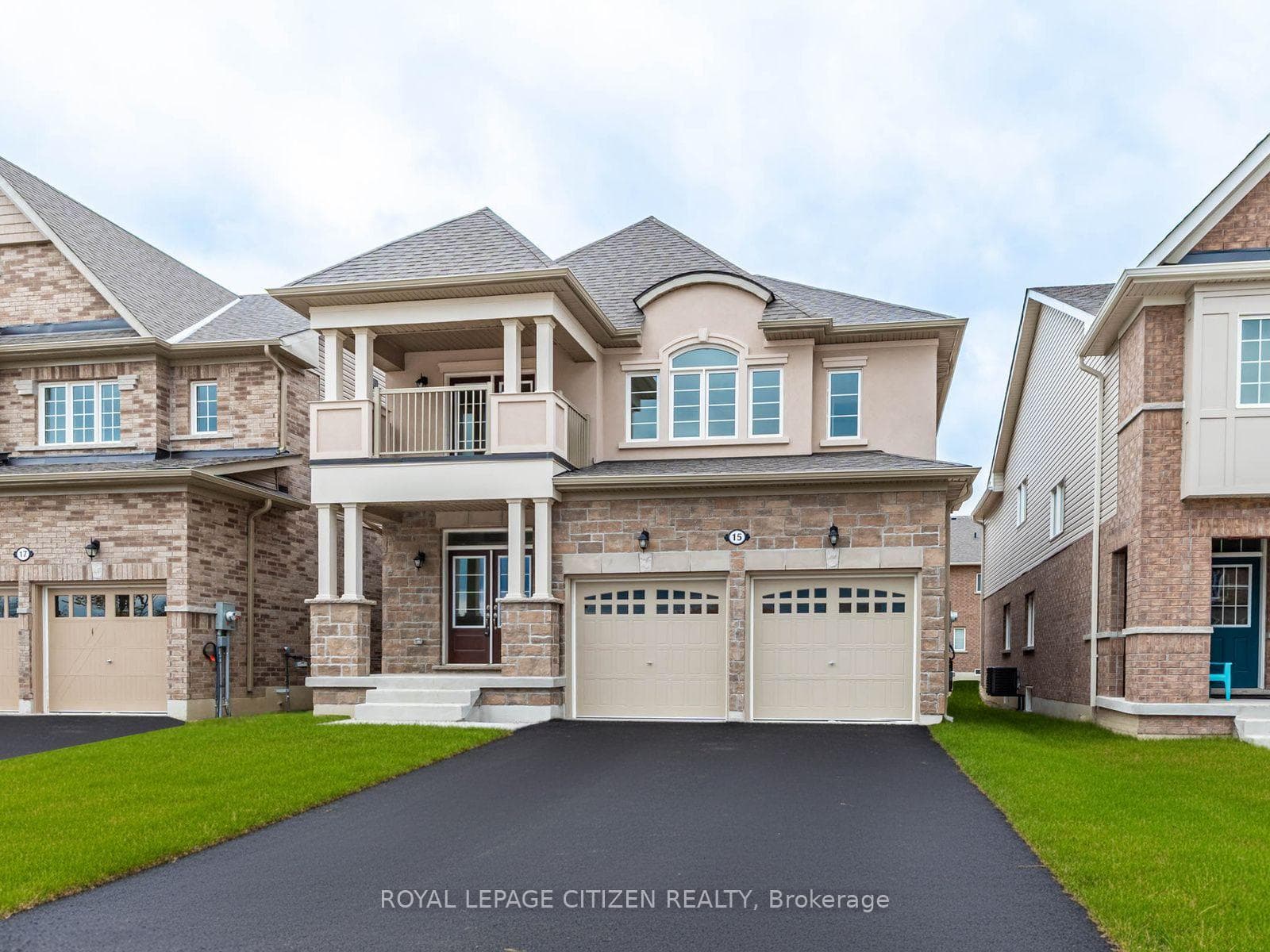 15 Heather Fullerton Road, Georgina, ON L0E 1R0