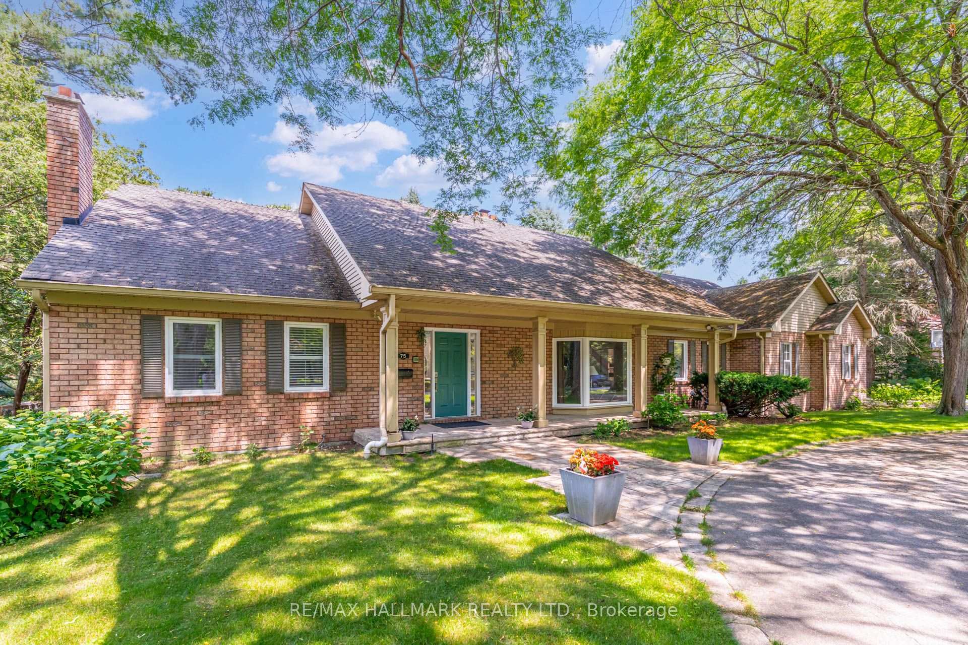 75 Arbour Drive, Oakville, ON L6J 4Y6
