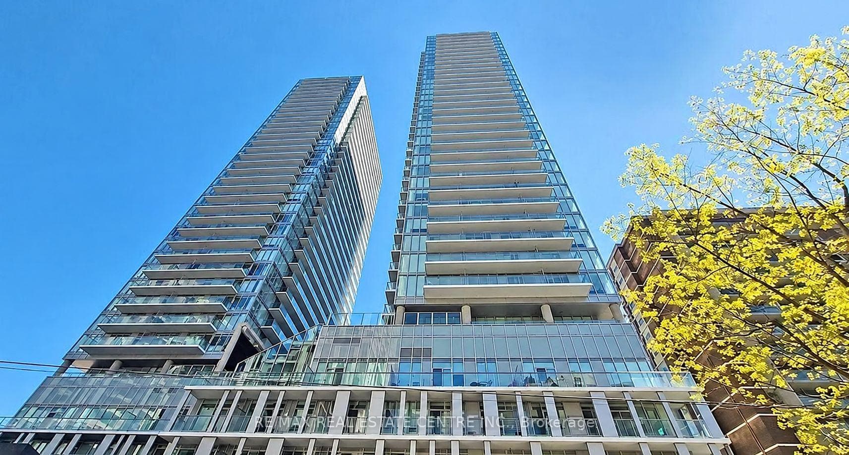 195 Redpath Avenue 2114, Toronto, ON M4P 0E4
