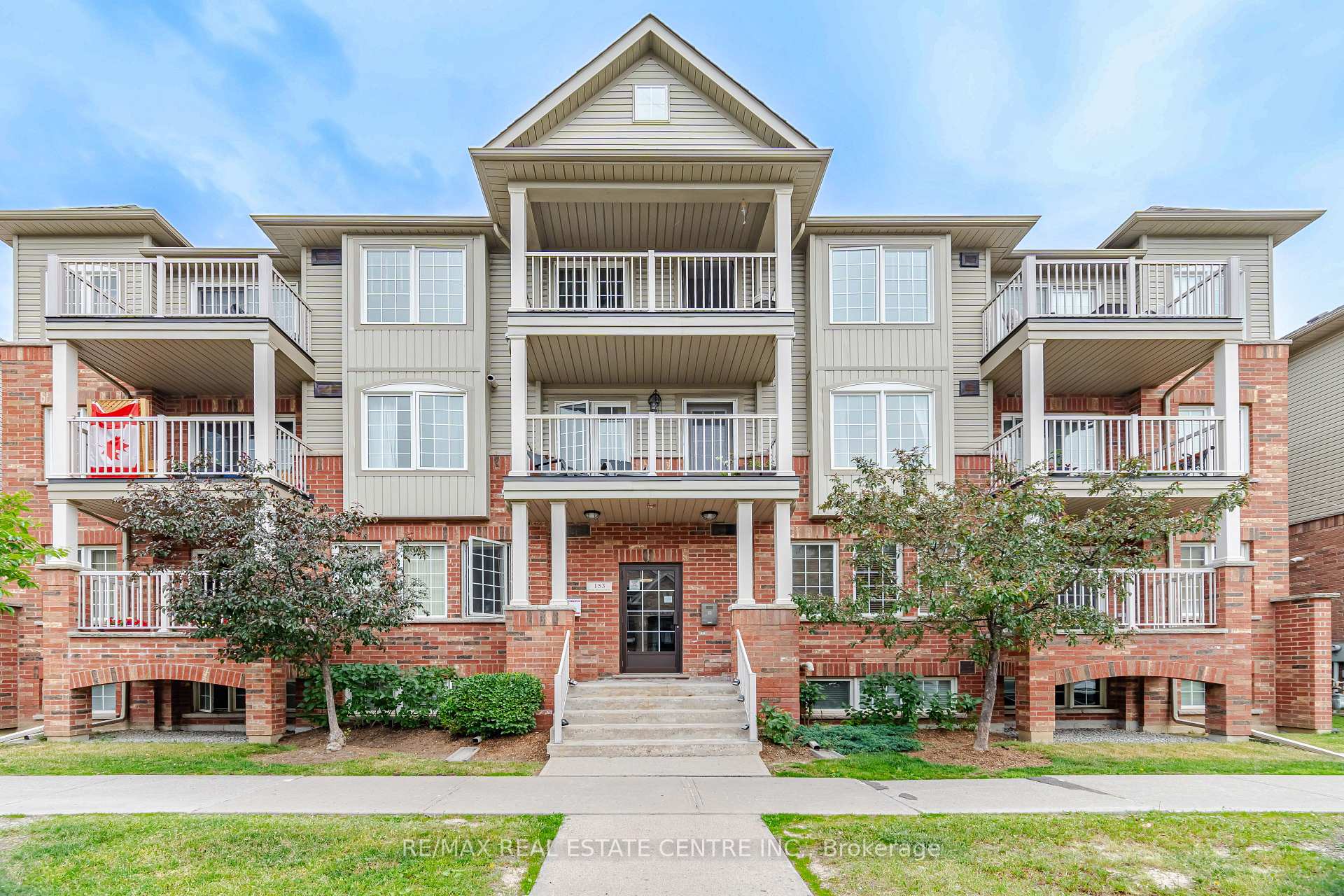 153 Isaac Devins Boulevard 2, Toronto, ON M9M 0C5