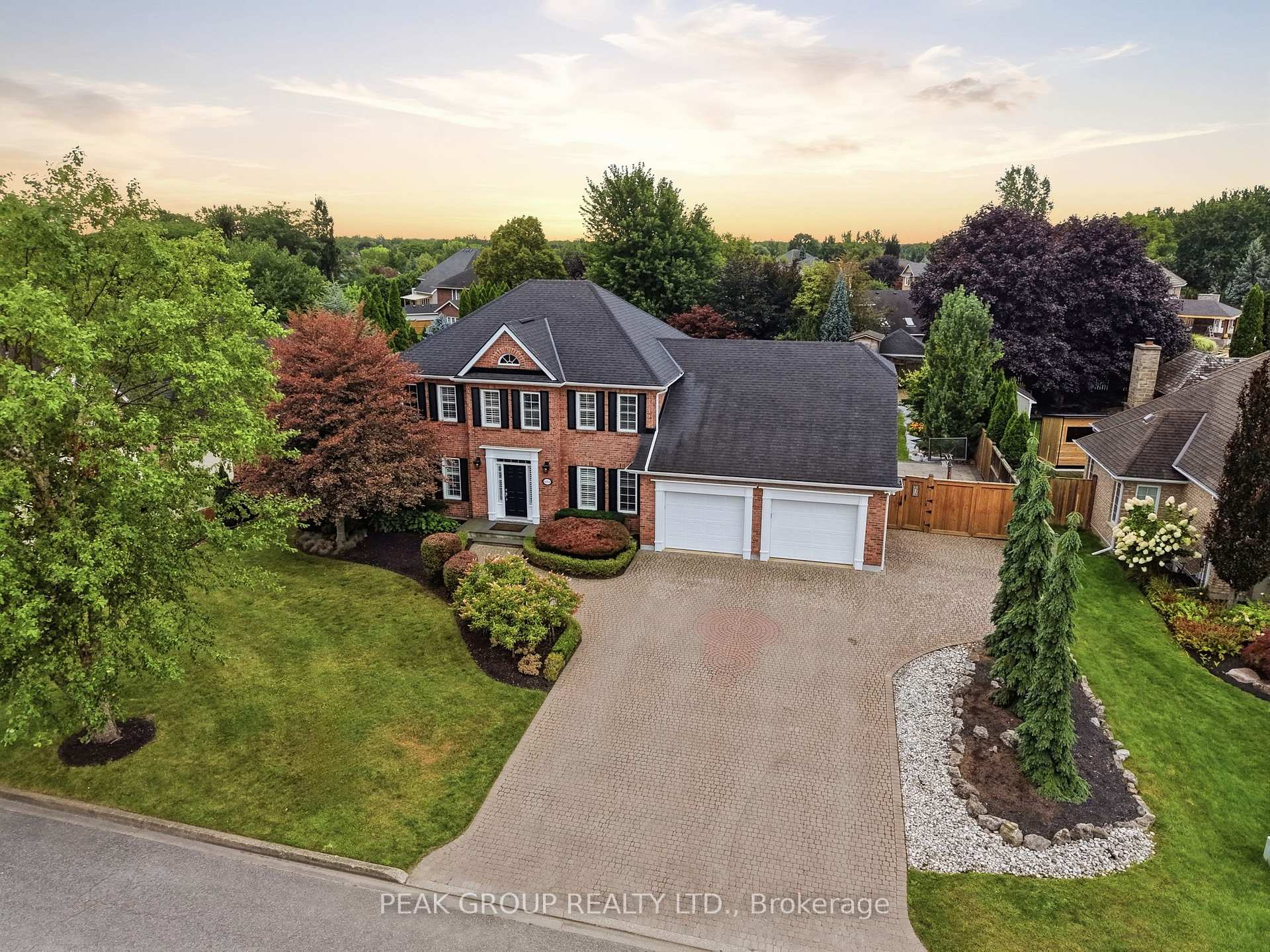 8004 Westminster Drive, Niagara Falls, ON L2H 2Z2