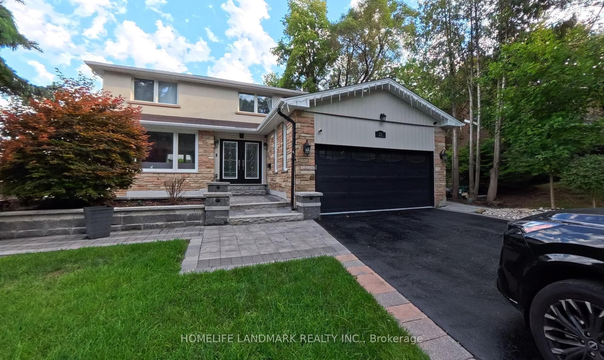 21 Bearwood Drive, Toronto, ON M9A 4G5