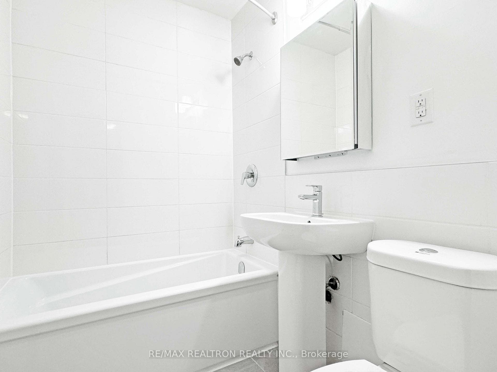 1545 Bathurst Street 109, Toronto, ON M5P 3H6