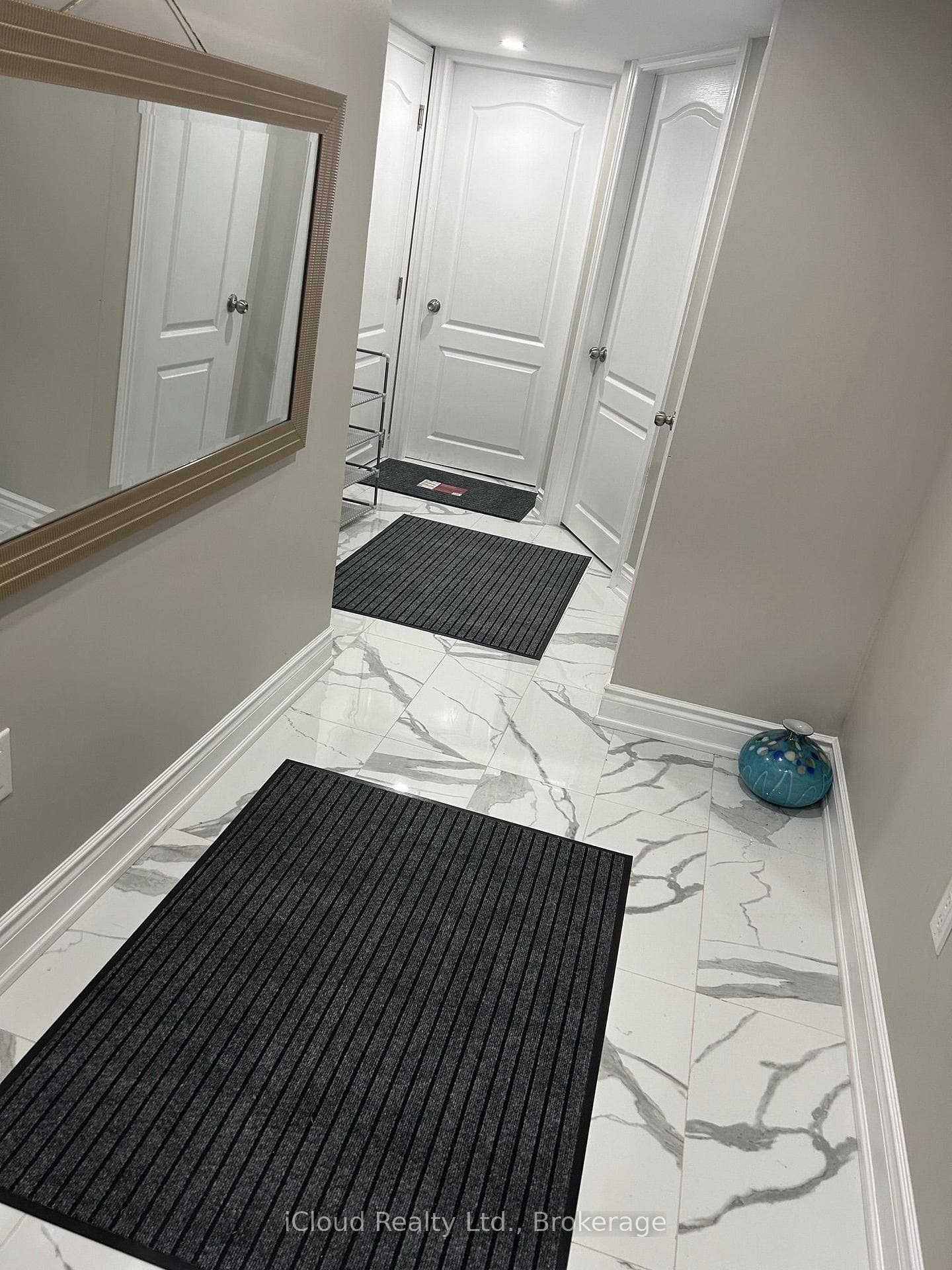 1303 Rose Way W, Milton, ON L9E 1M2