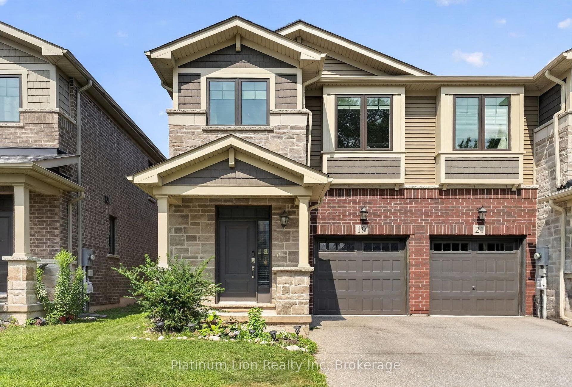 19 Willow Lane, Hamilton, ON L8E 5H5