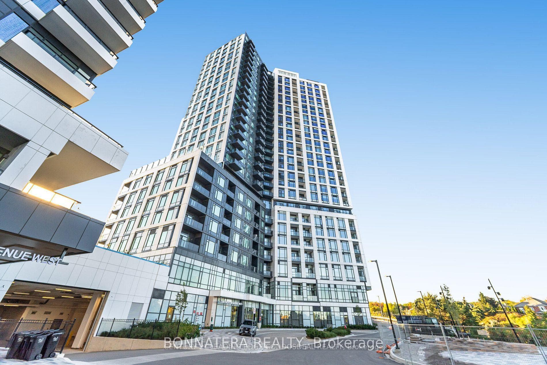 2495 Eglinton Avenue W 1409, Mississauga, ON L5M 2V8