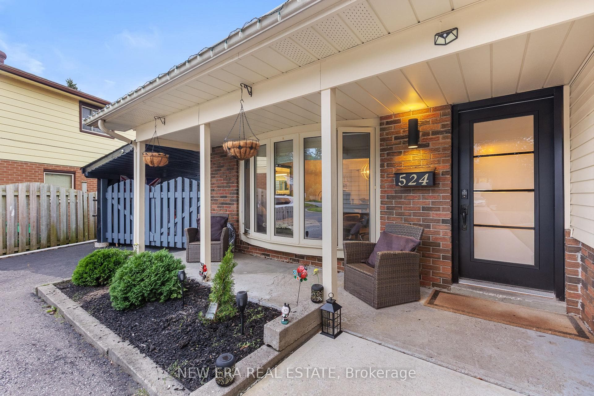 524 Carman Court, Oshawa, ON L1H 6K4