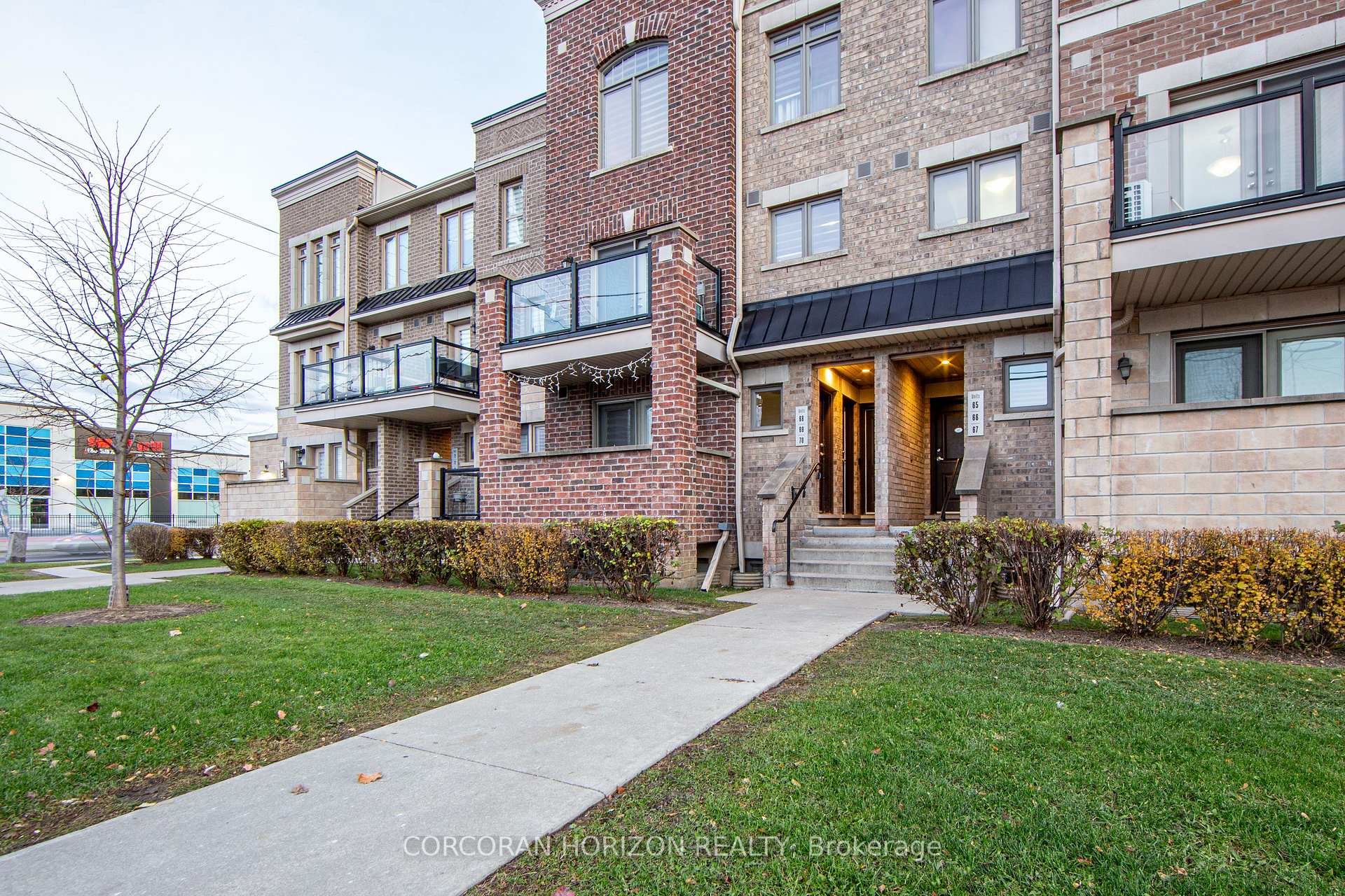 2315 Sheppard Avenue W 70, Toronto, ON M9M 3A4