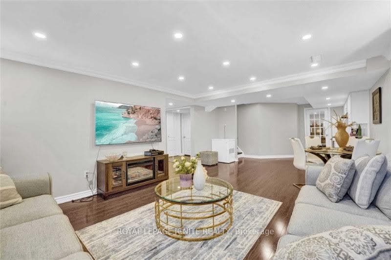 2420 Moonlight Crescent Basement, Pickering, ON L1X 0E9