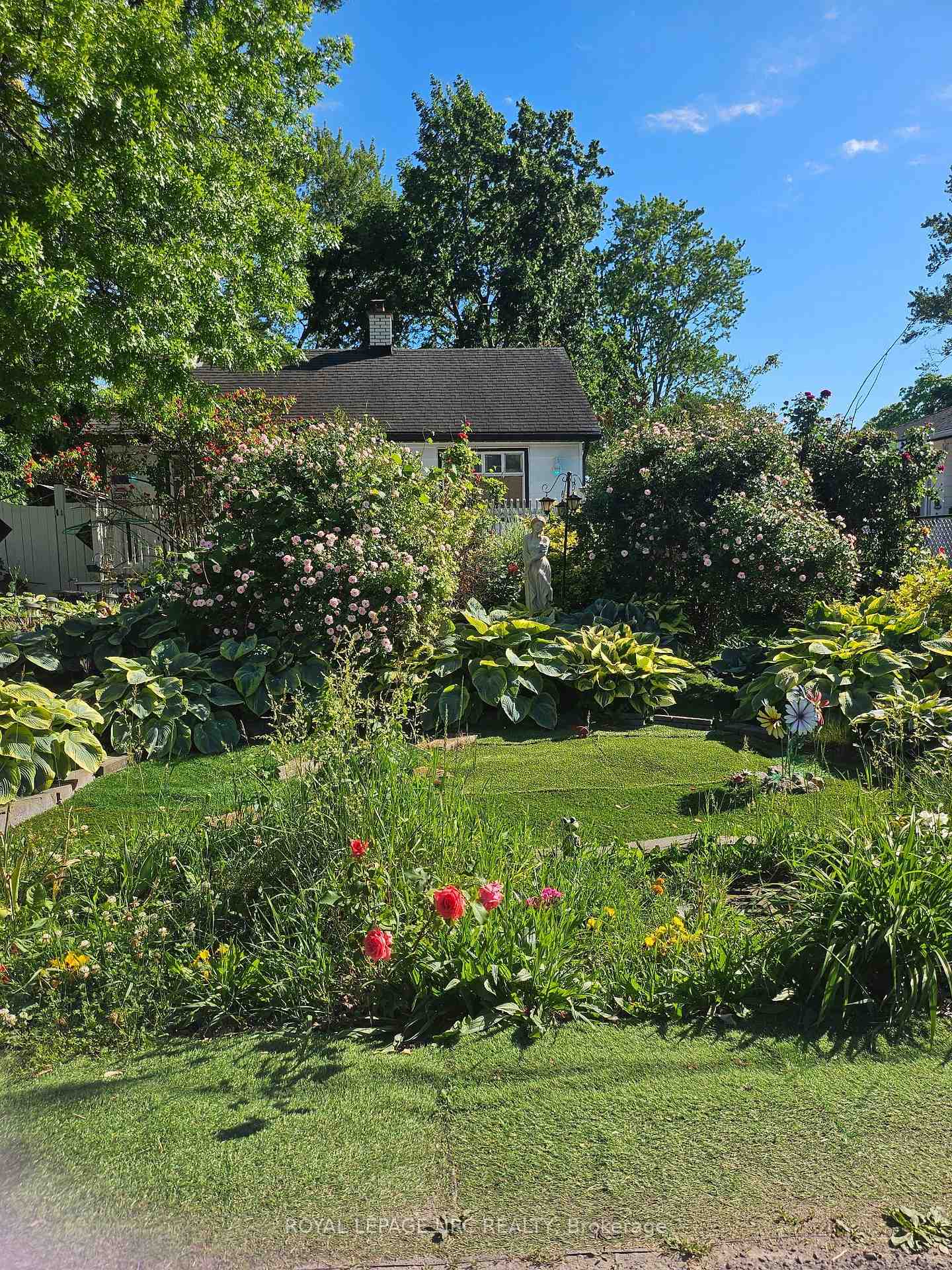 7 Vera Street, St. Catharines, ON L2S 1C3