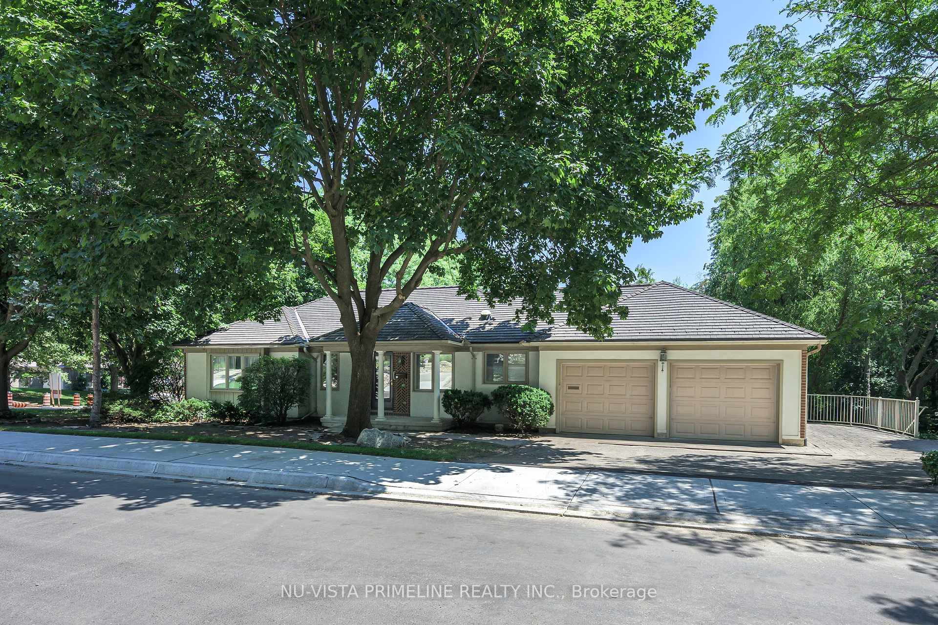 98 Shavian Boulevard, London North, ON N6G 2P3