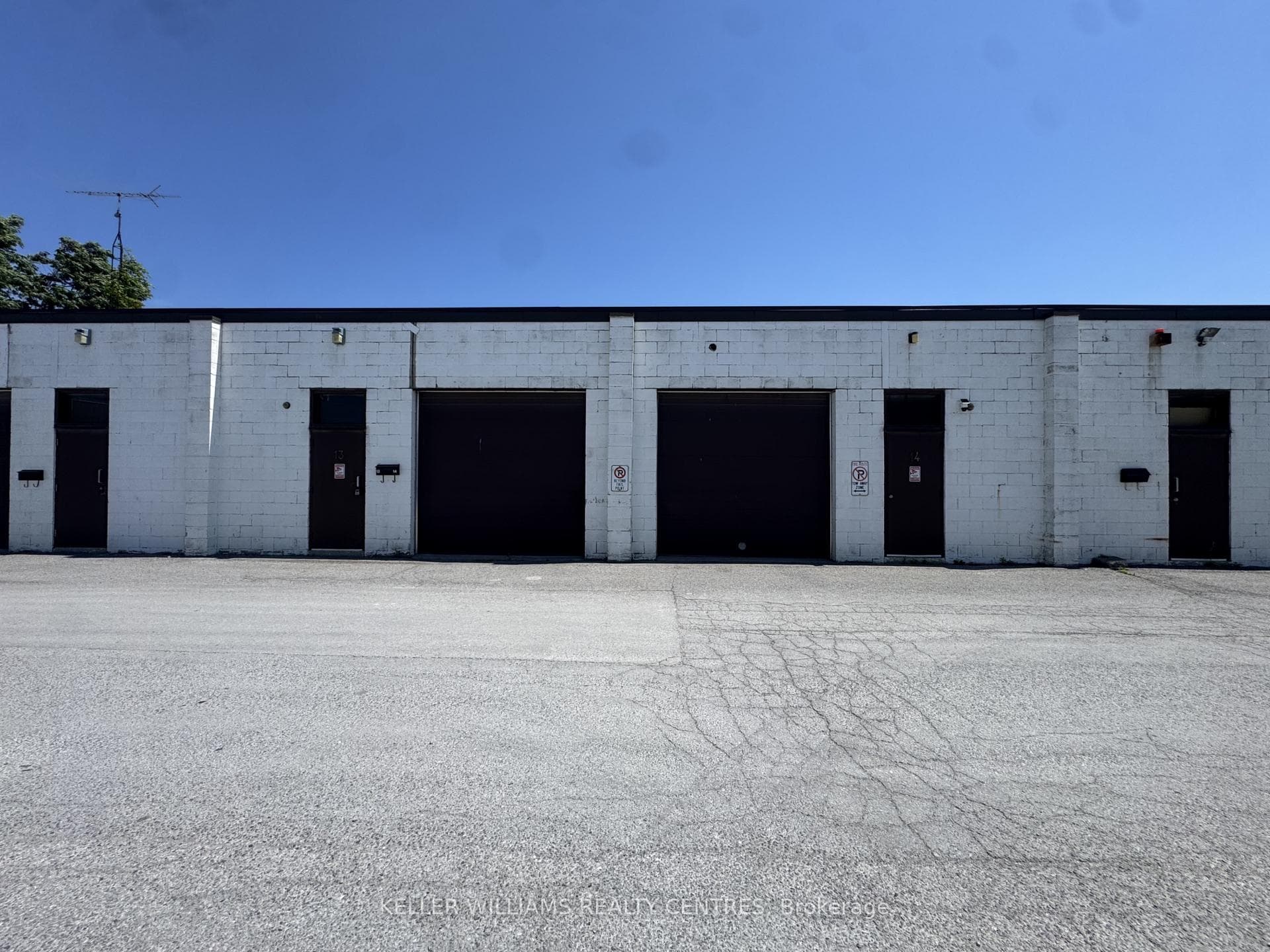 500 Raleigh Avenue 13/14, Oshawa, ON L1H 6E9