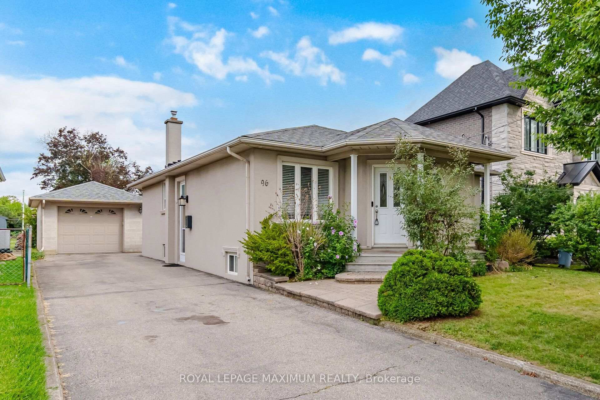96 Wallasey Avenue, Toronto, ON M9M 1E4