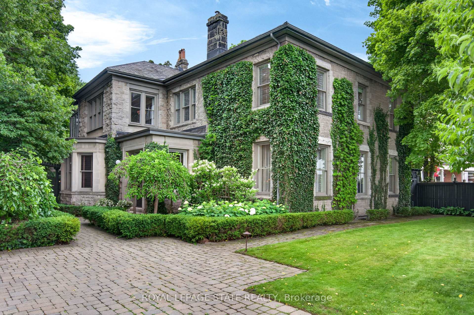 77 Claremont Drive, Hamilton, ON L9C 3N4