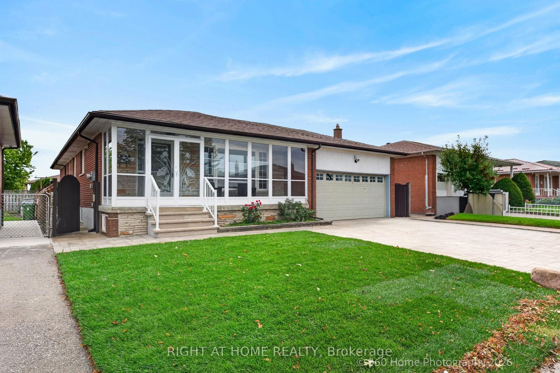 35 Wheelwright Crescent N, Toronto, ON M3N 1V2
