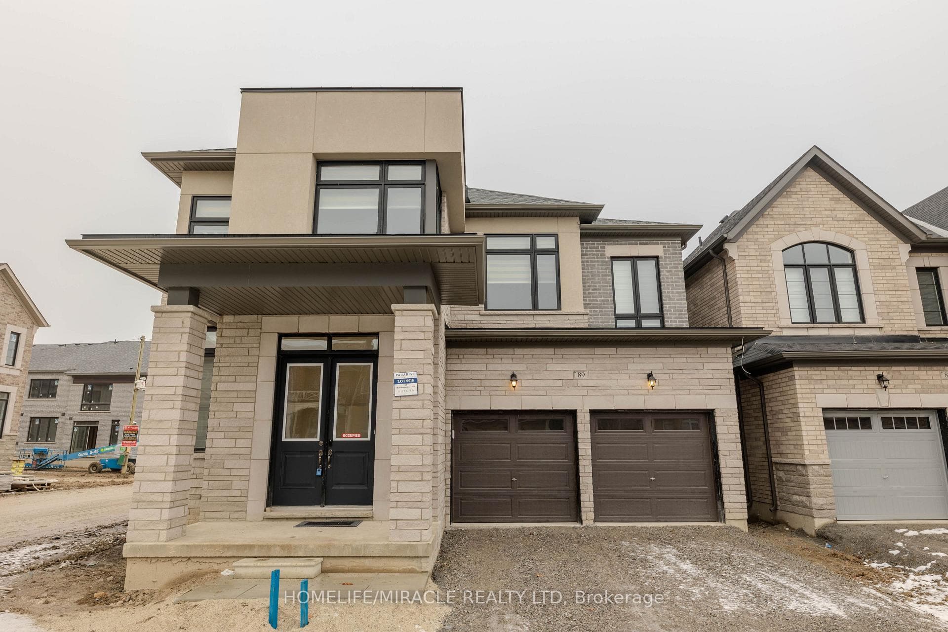 89 Halldorson Avenue, Aurora, ON L4G 7Z4