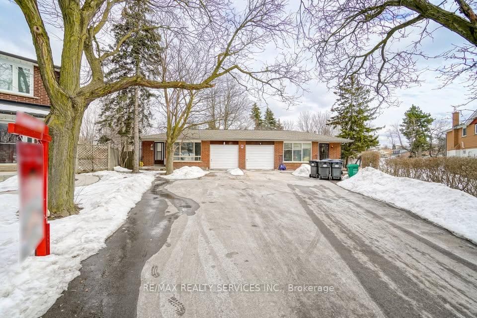 70 Montjoy Crescent, Brampton, ON L6S 3E7