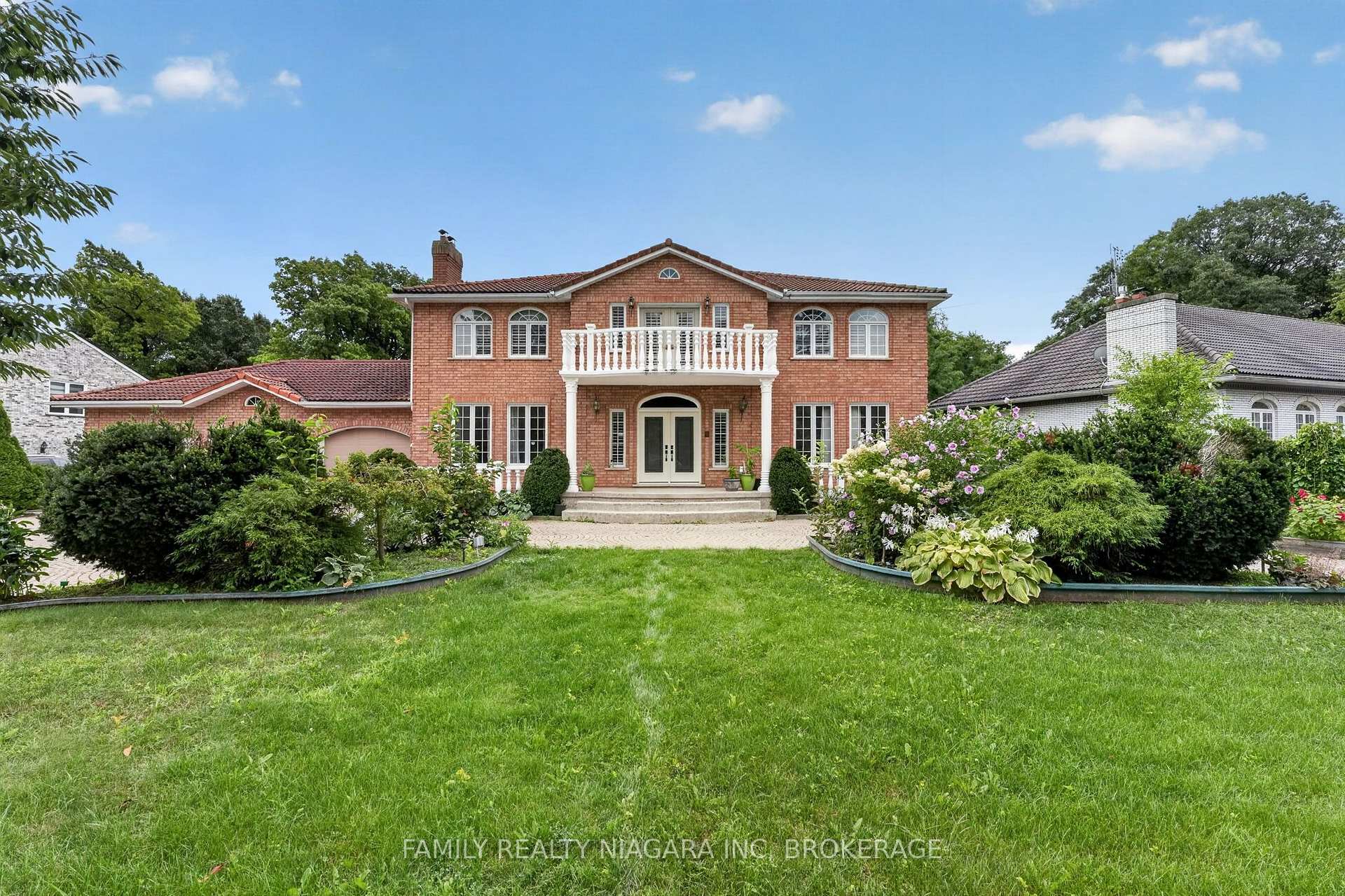 6820 Mountain Road, Niagara Falls, ON L2E 6S4