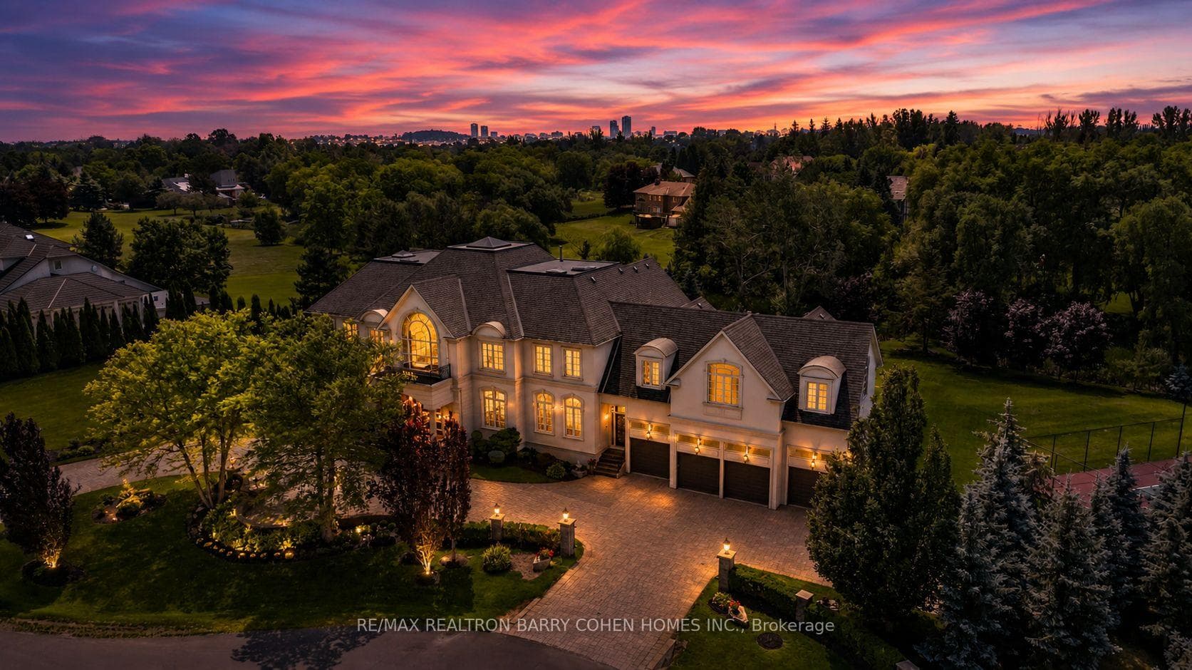 15 Sylvia Court, Markham, ON L6C 1B1