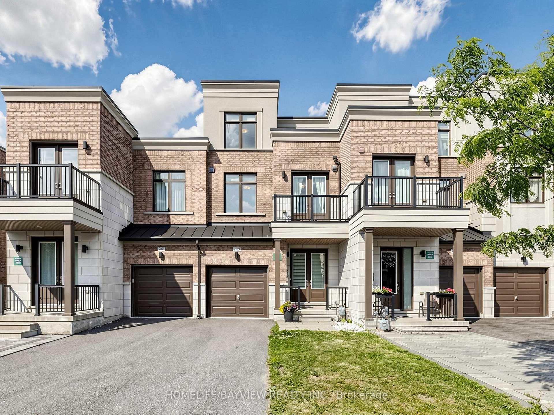 240 Elyse Court, Aurora, ON L4G 2C9
