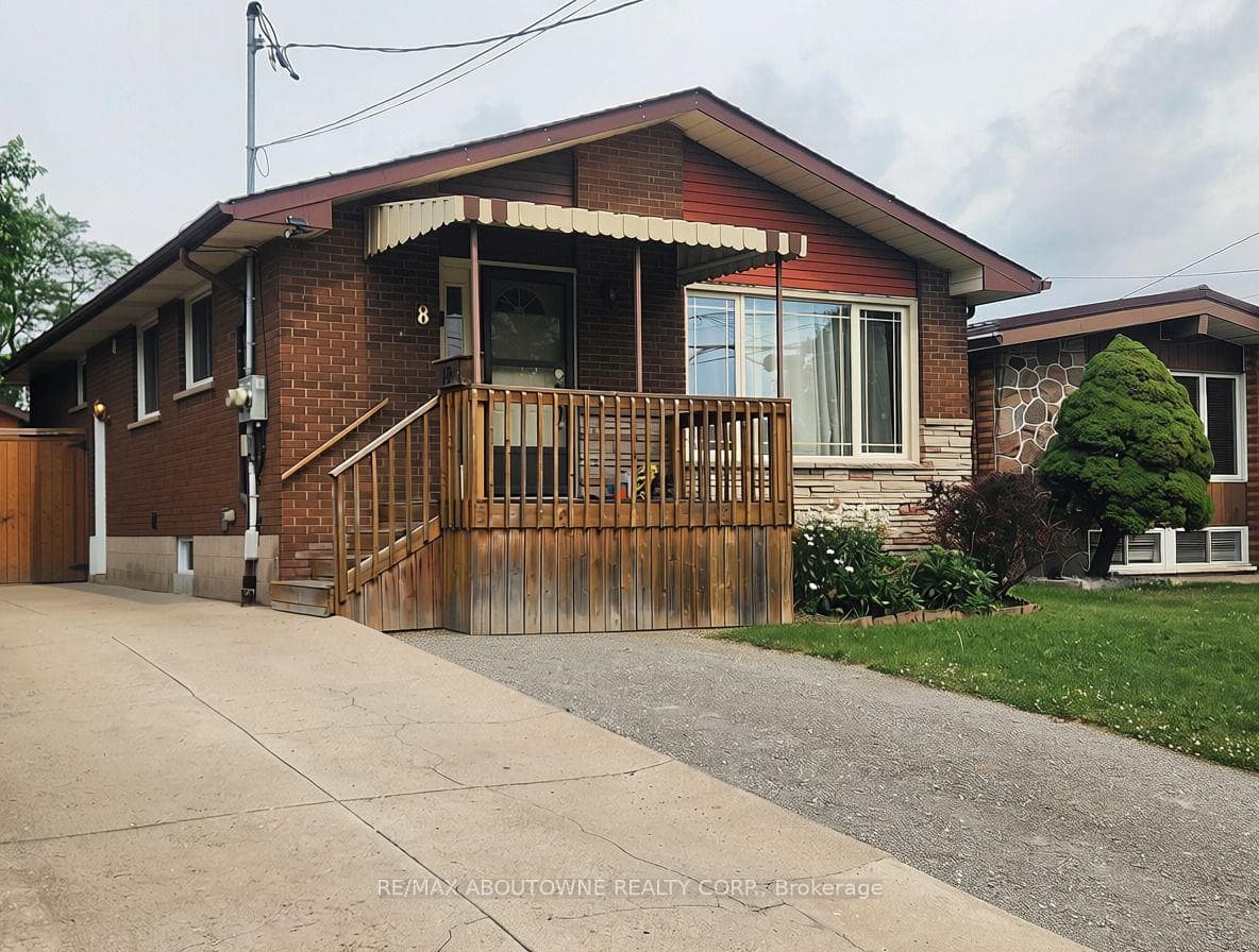 18 Greeningdon Drive Lower, Hamilton, ON L9A 3A7