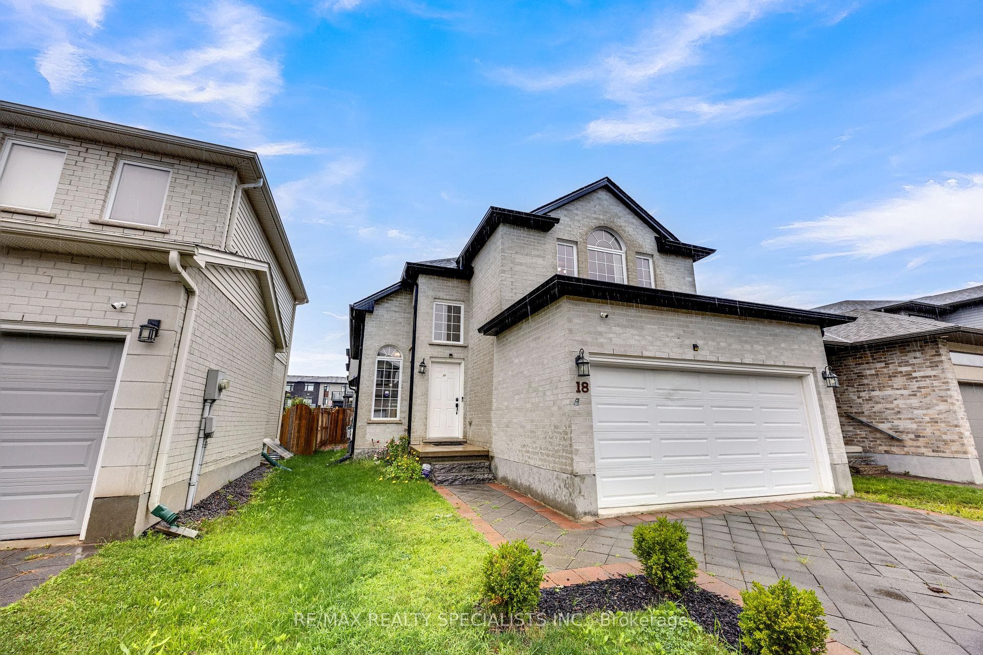 3270 Singleton Avenue 18, London South, ON N6L 0E5