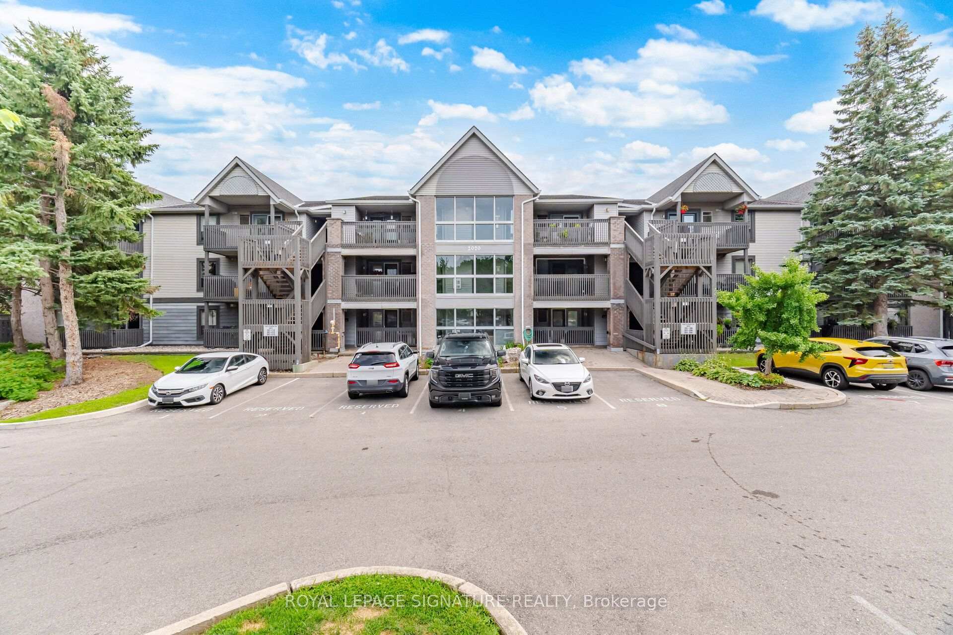 2020 Cleaver Avenue 207, Burlington, ON L7M 4C2