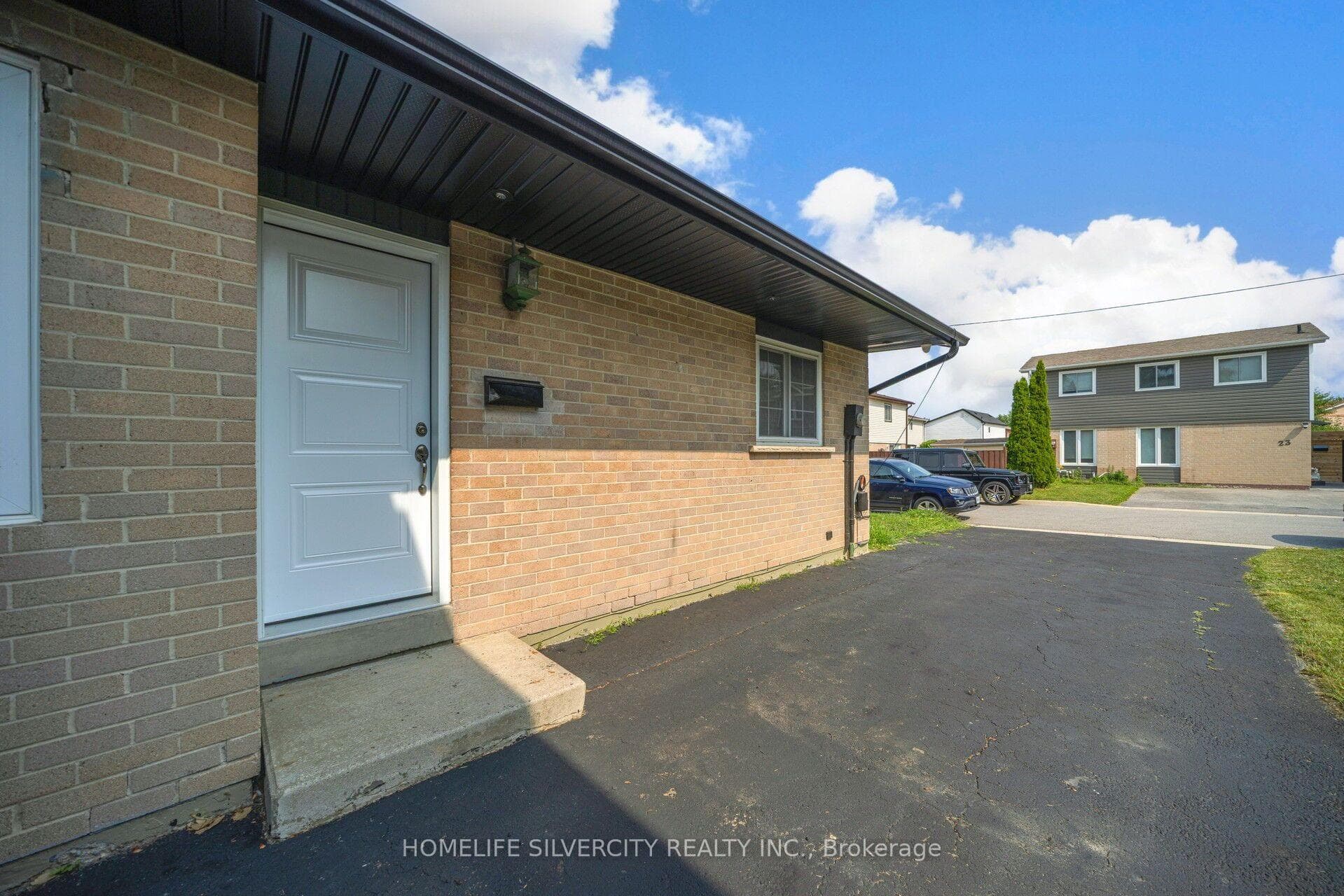 3 Hapsburg Square, Brampton, ON L6S 1Y7