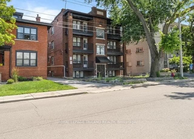 15 Balmoral Avenue S 5, Hamilton, ON L8M 3J7