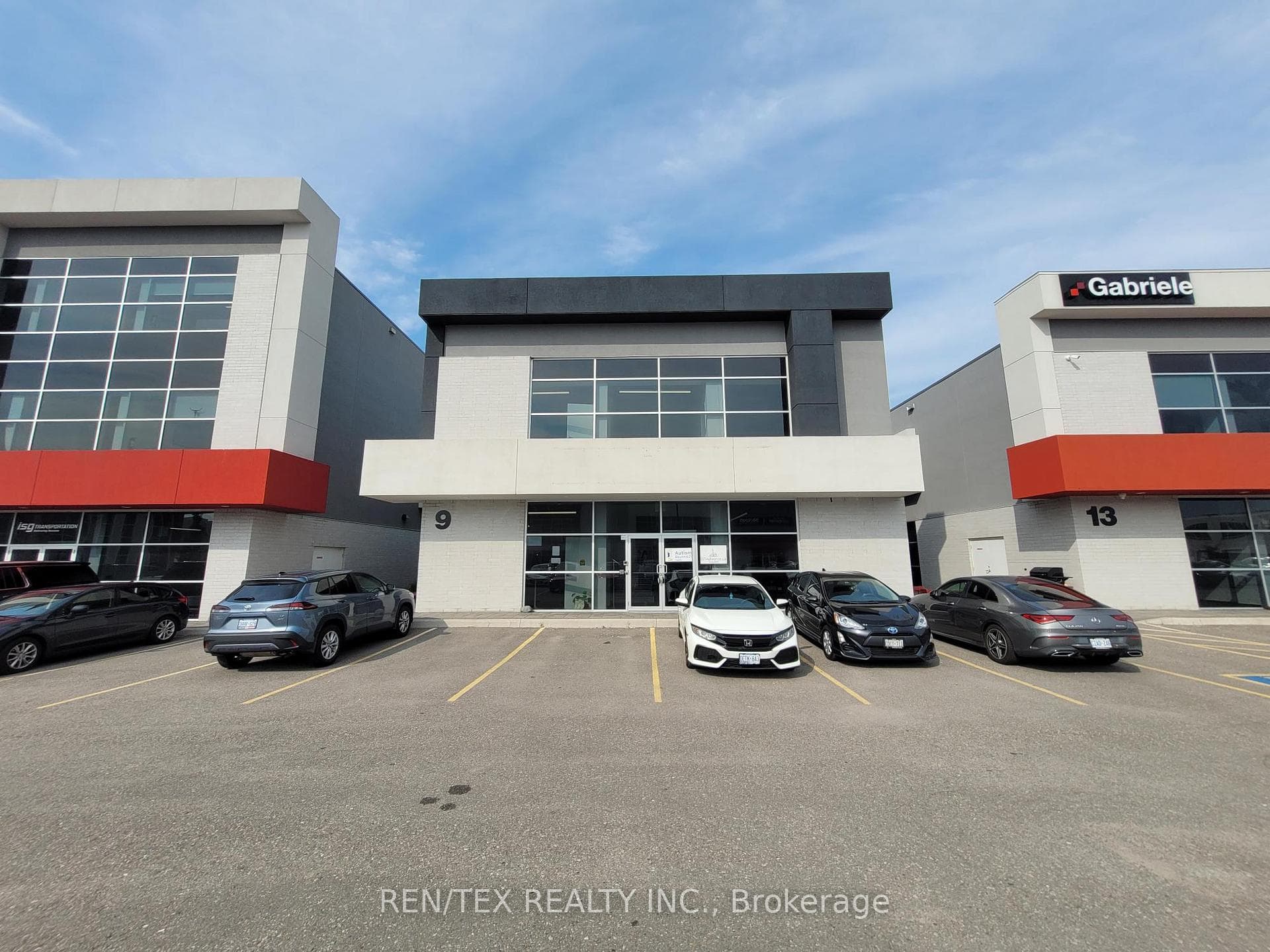 9 Roybridge Gate 2nd Floor, Vaughan, ON L4H 4E6