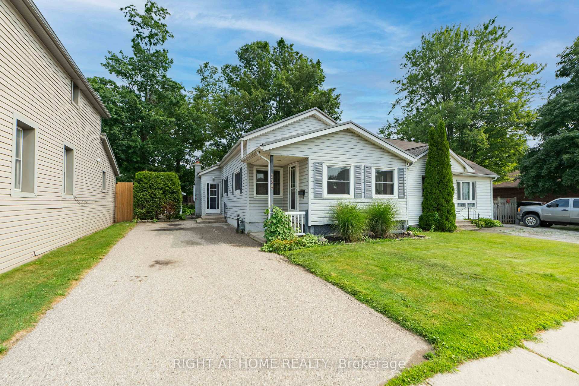 335 Talbot Street E, Aylmer, ON N5H 1J1