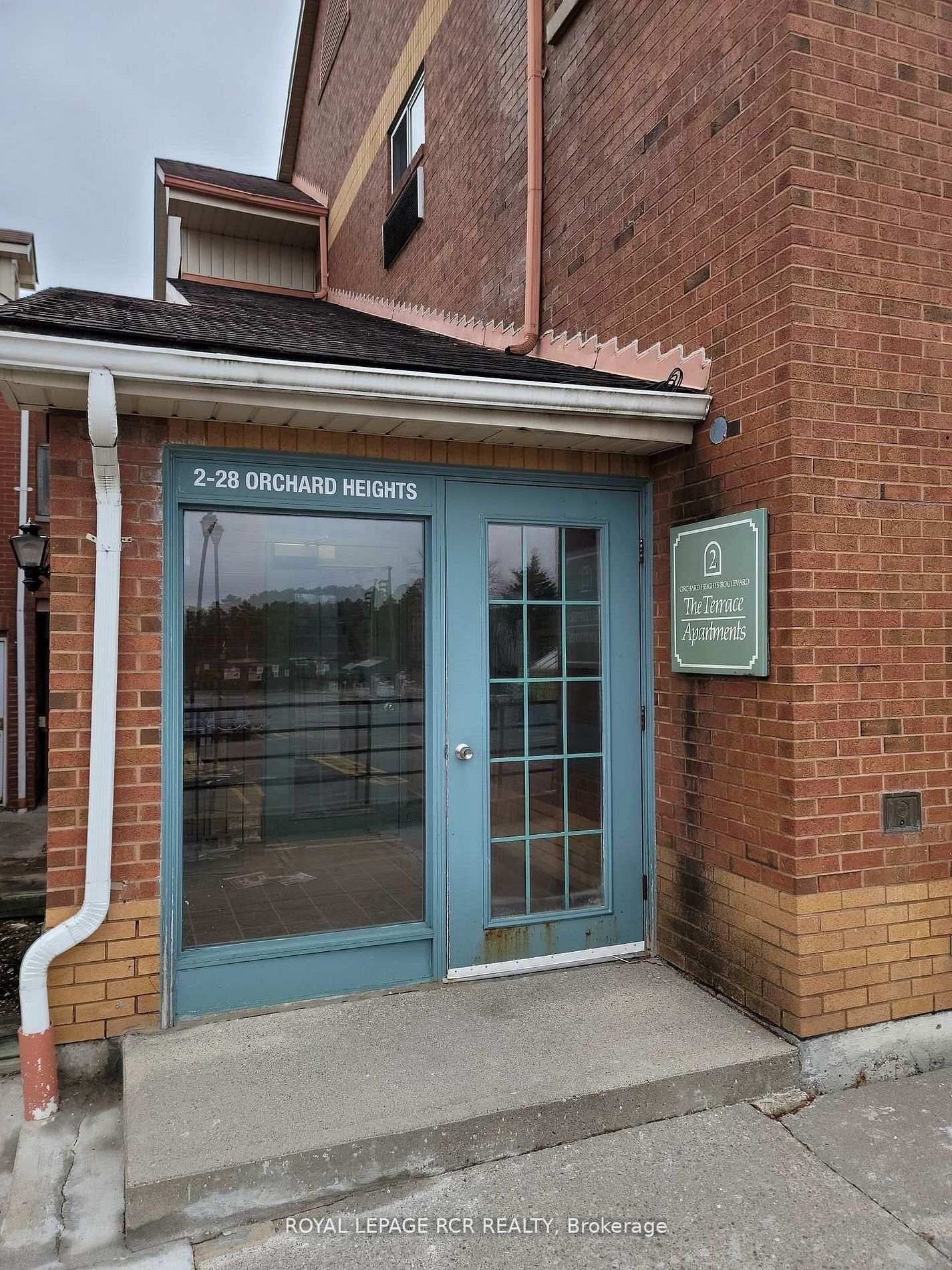 2 Orchard Heights Boulevard 243, Aurora, ON L4G 3W3
