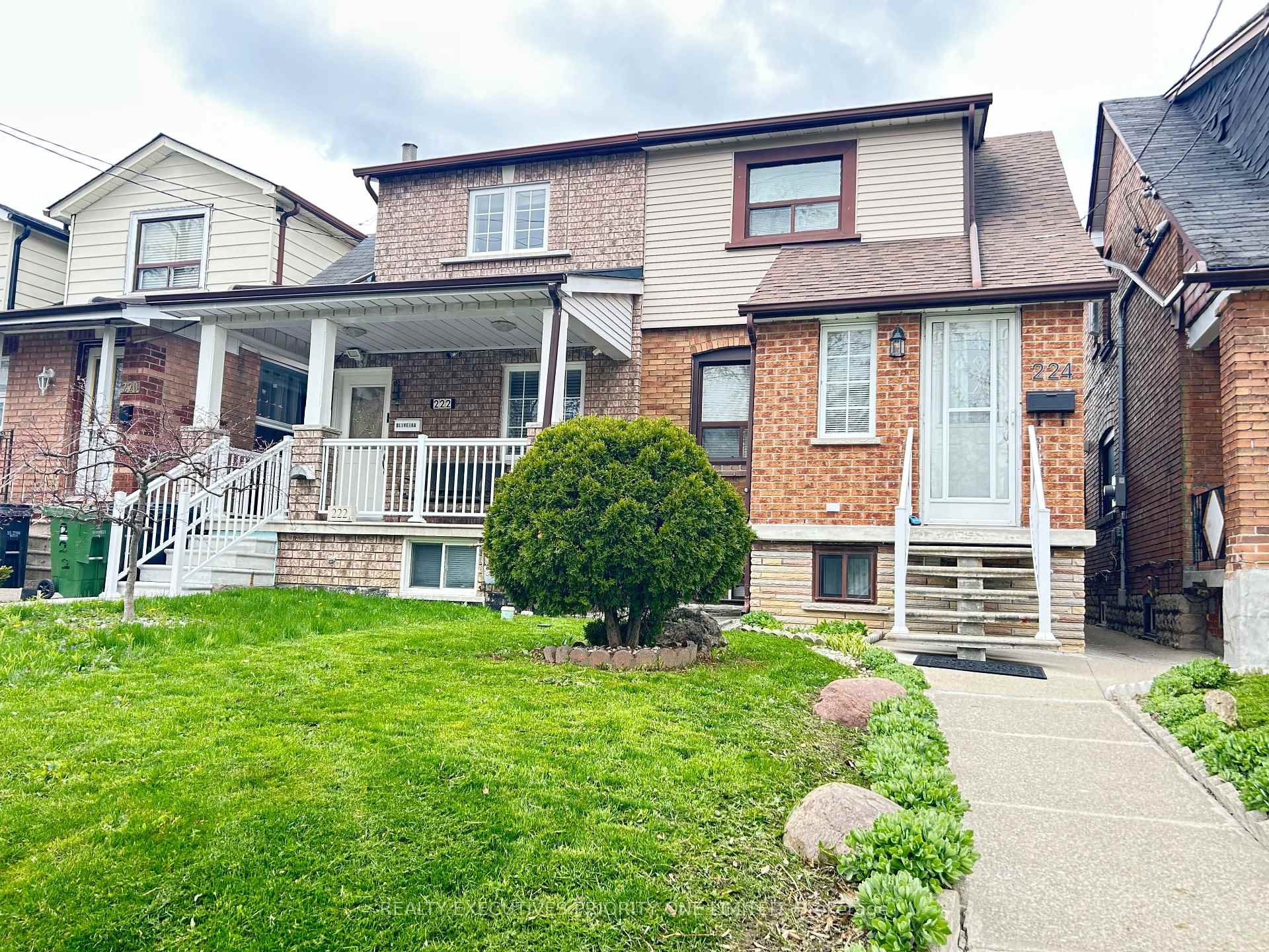 224 Caledonia Road, Toronto, ON M6E 4T1