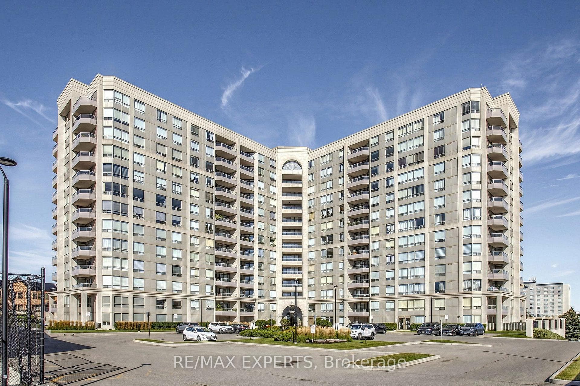 9015 Leslie Street 220, Richmond Hill, ON L4B 4J8