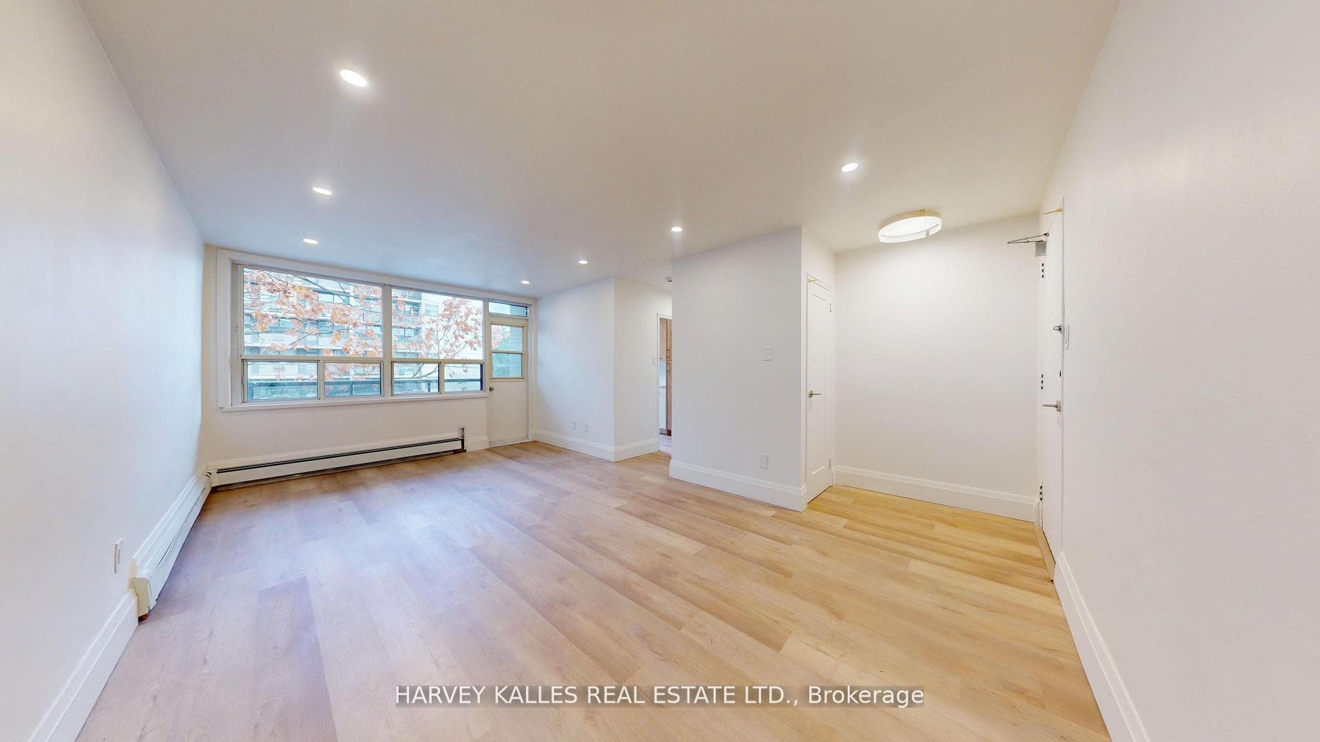 1 Marquette Avenue 13, Toronto, ON M6A 1X8