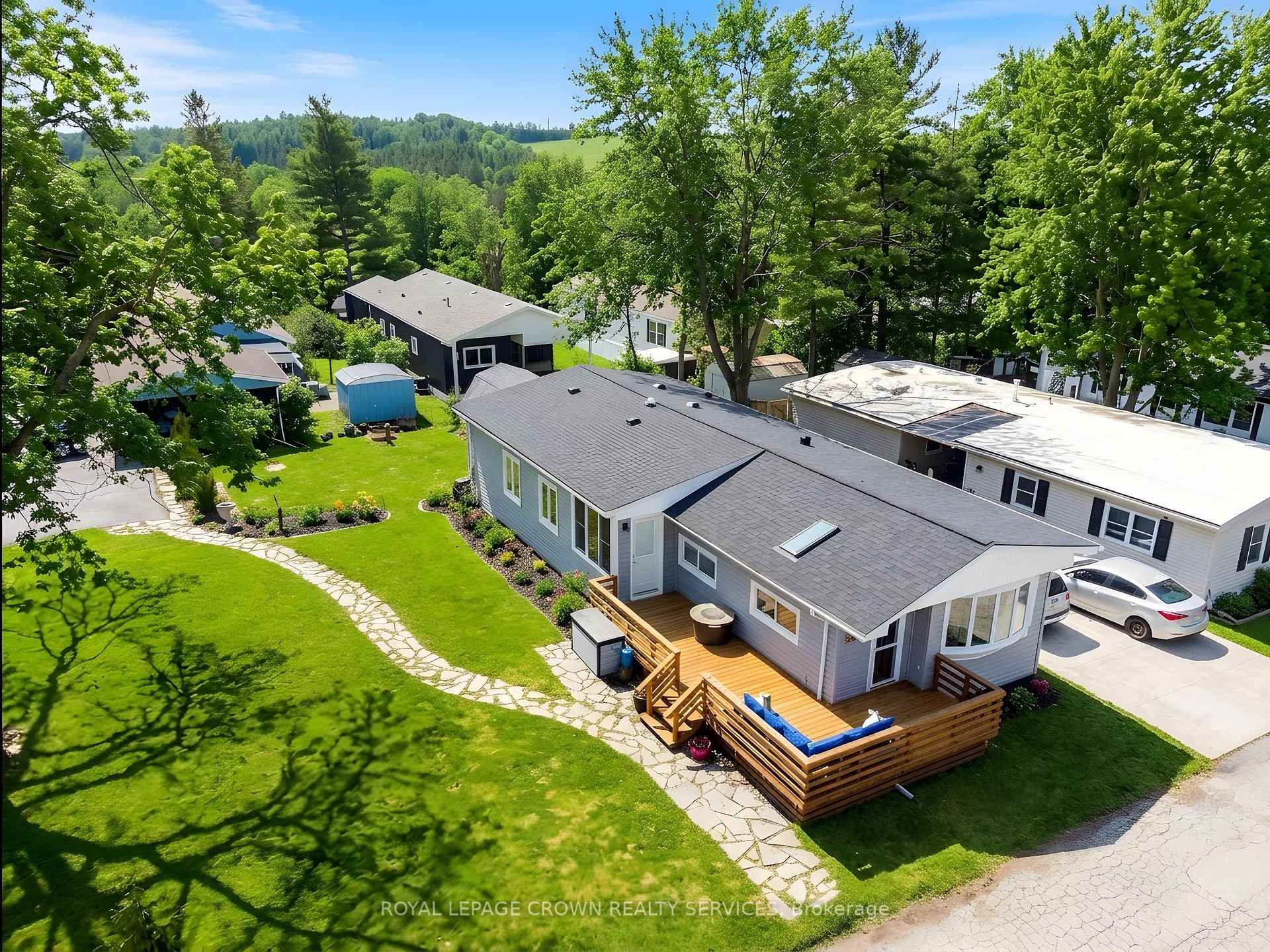 28 MacPherson Crescent S, Hamilton, ON N0B 2J0