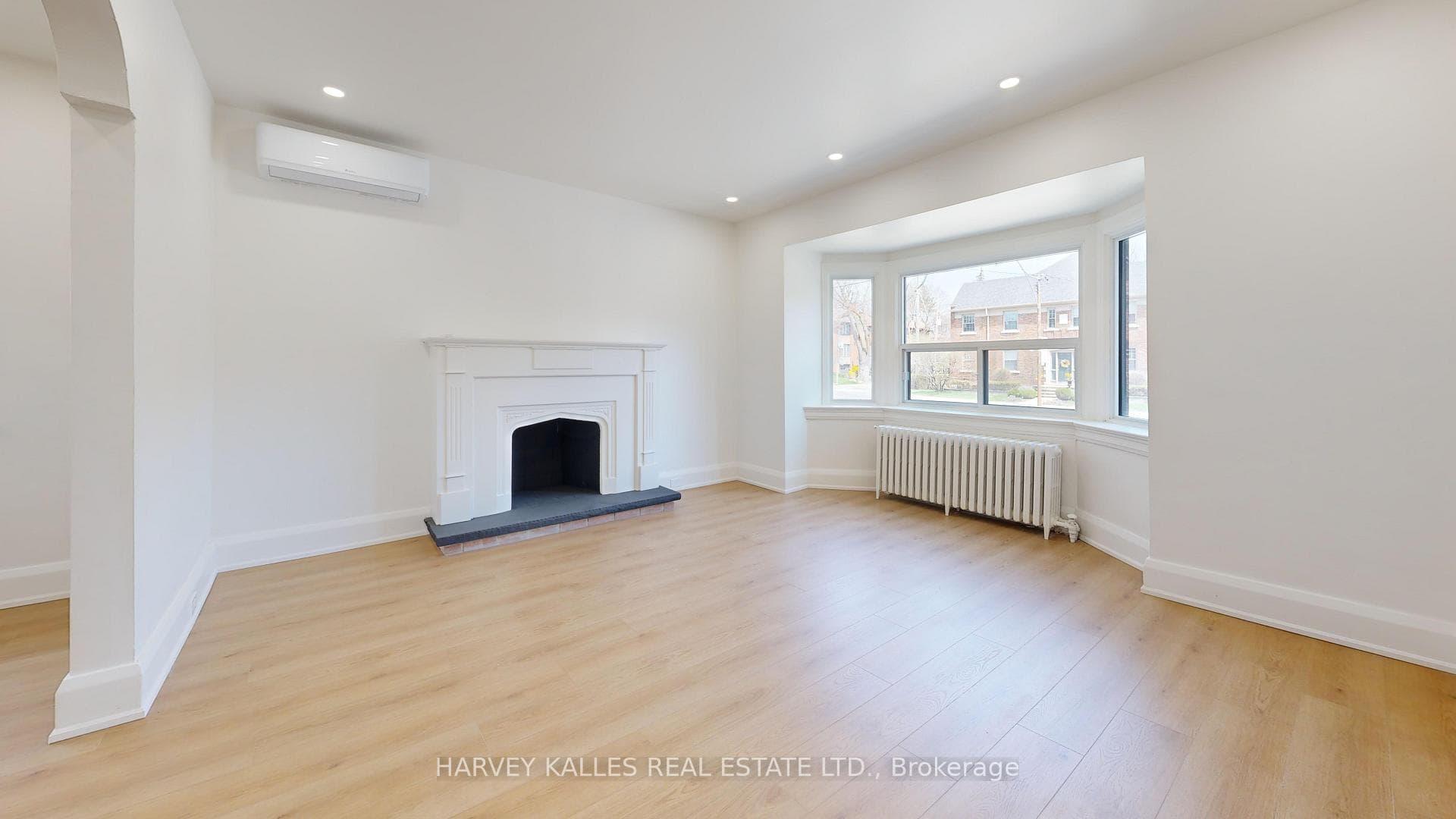 1214 Avenue Road 1, Toronto, ON M5N 2G4