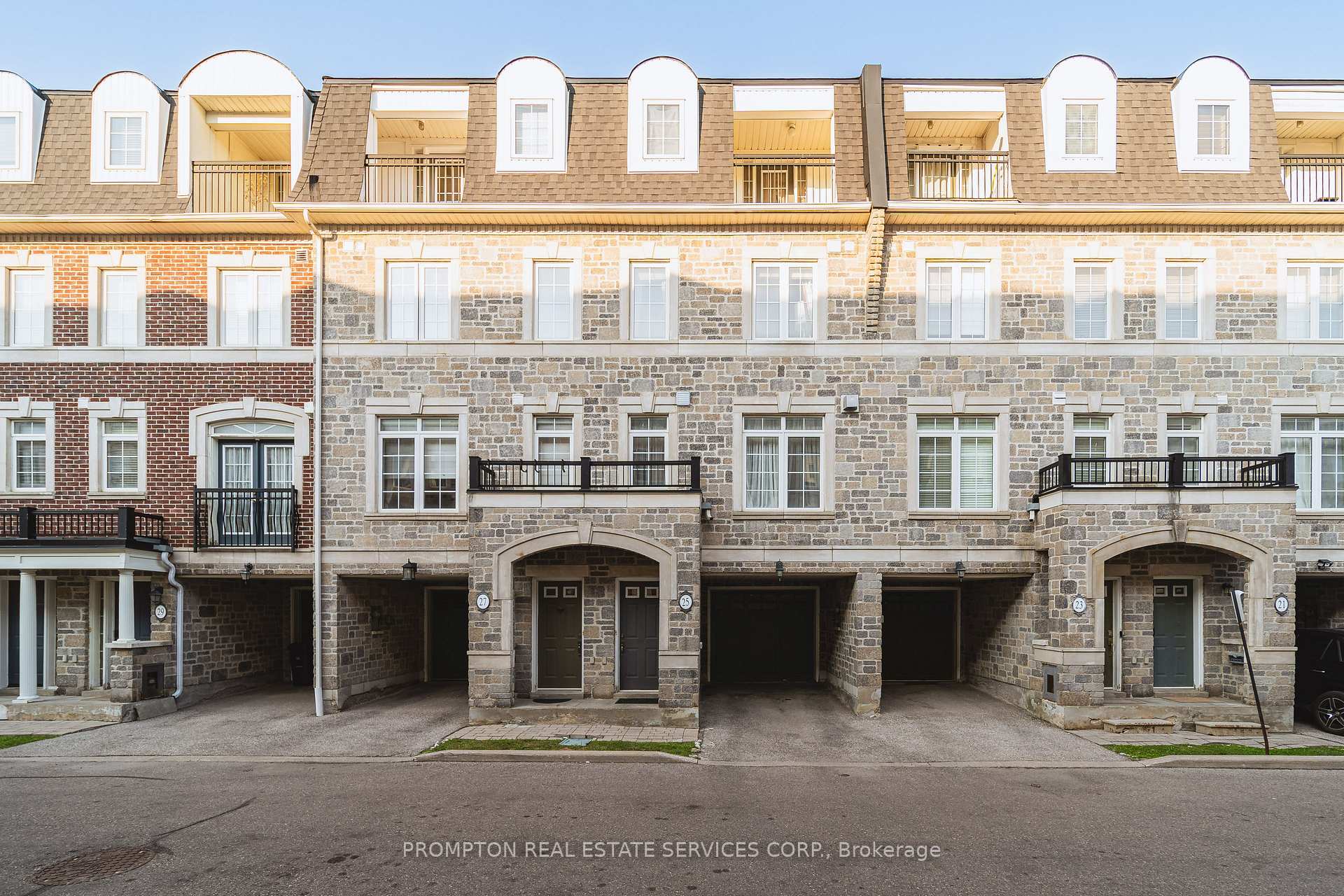 25 Routliffe Lane, Toronto, ON M2N 0A5