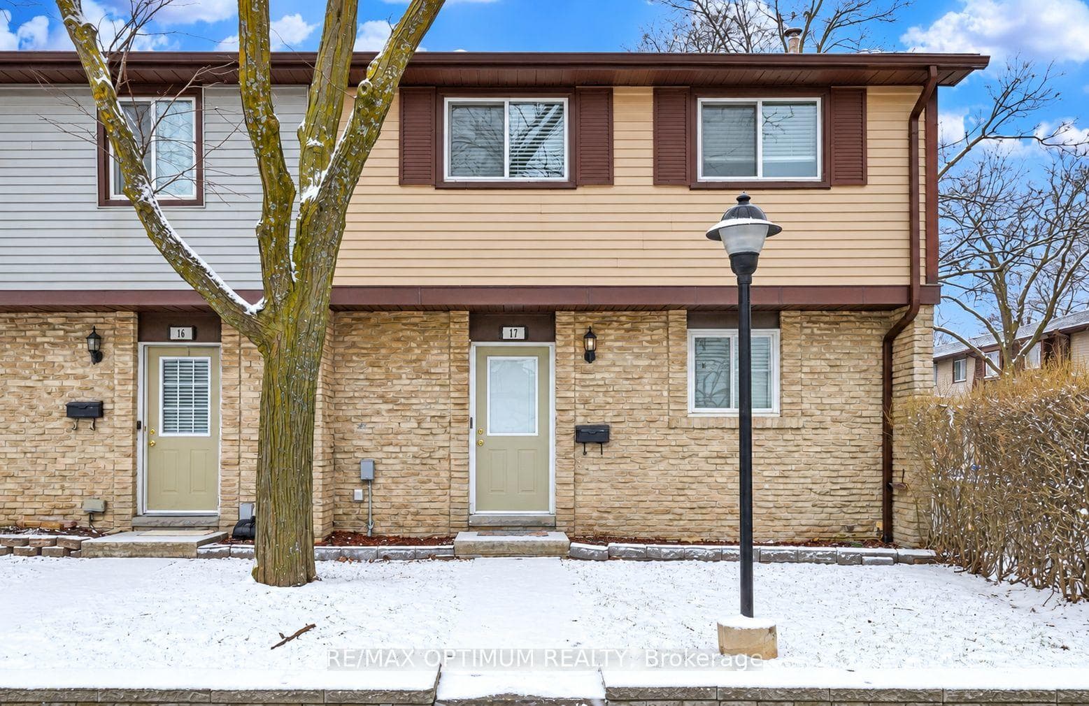 45 Hansen Road N 17, Brampton, ON L6V 3C5