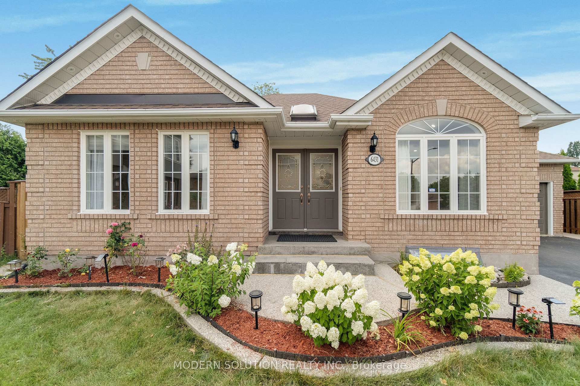 6431 Tenth Line W, Mississauga, ON L5N 7J5